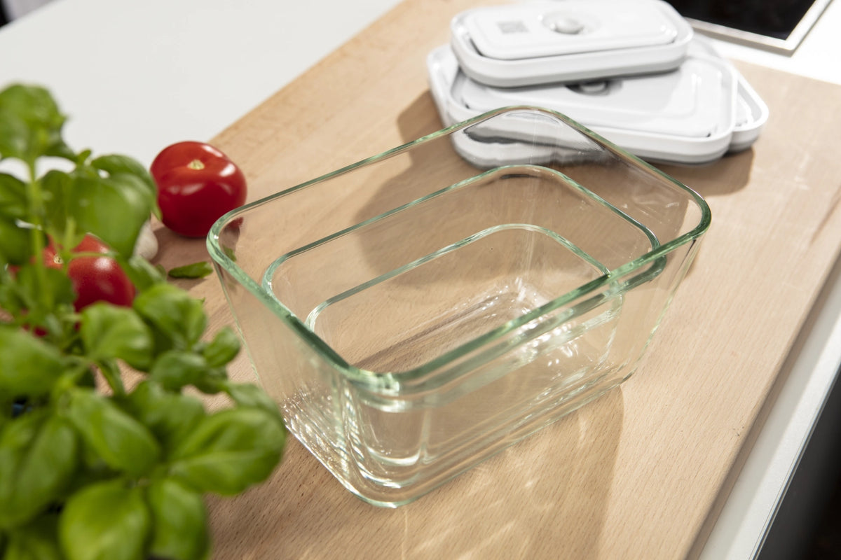Vakuumbox M, Glas, 18.2x11.2x9.8 cm - 0.9L in Transparent präsentiert im Onlineshop von KAQTU Design AG. Aufbewahrungsbehälter ist von Zwilling Kitchen
