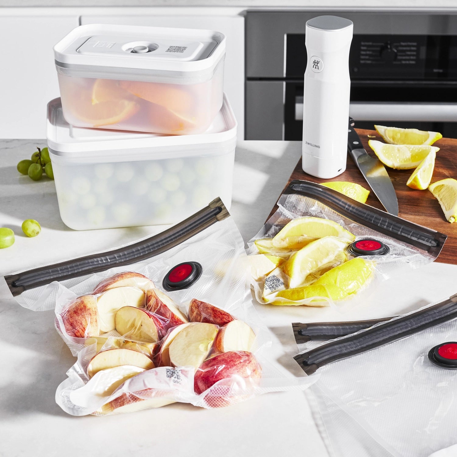 Optimieren Sie Ihre Lebensmittelaufbewahrung mit dem 7-tlg. Vakuum Starterset von Zwilling Kitchen. BPA-freier Kunststoff für maximale Frische und Ordnung.