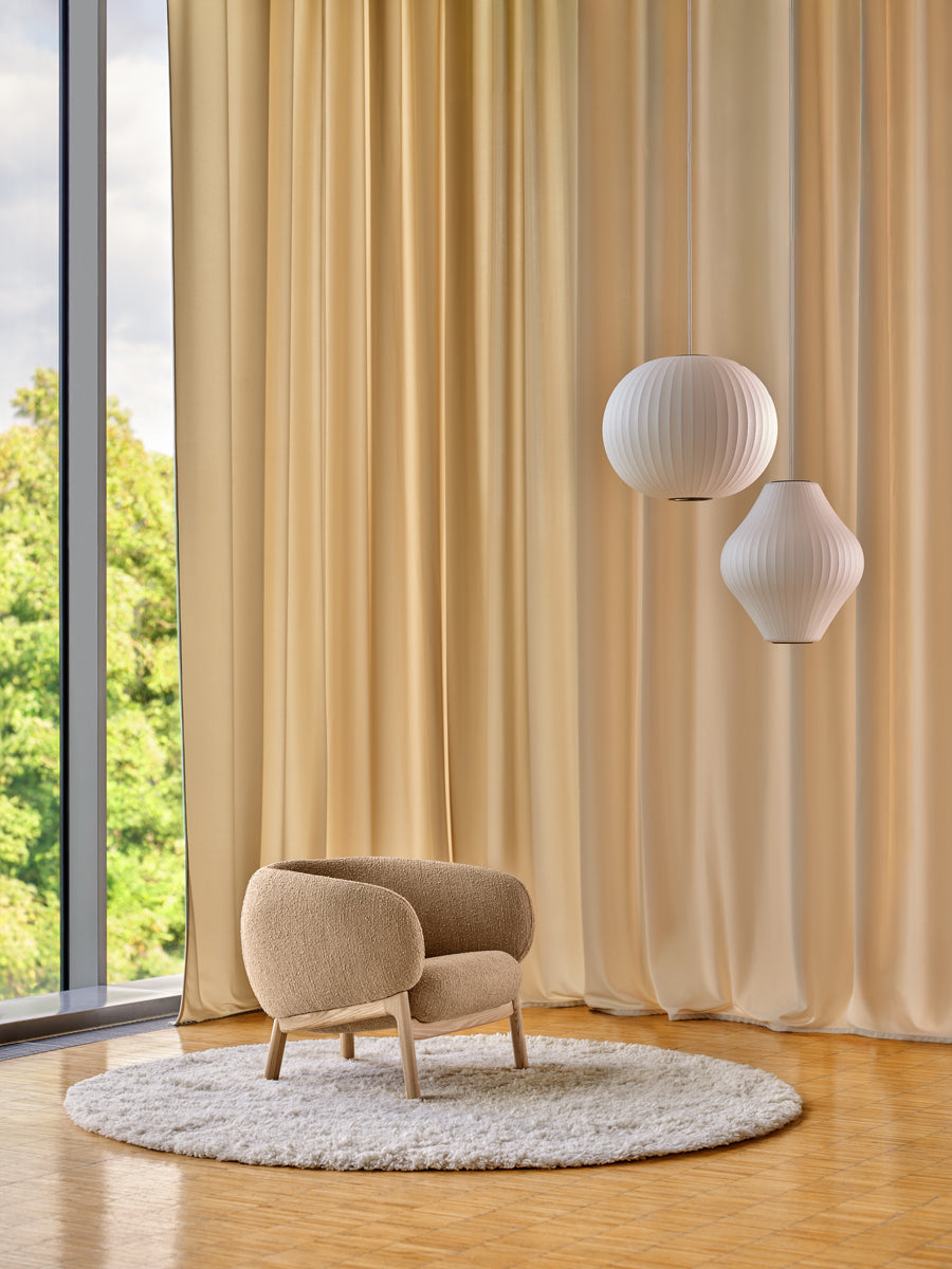 Grand Grace GRF02 - Sessel Holzbasis in Blau präsentiert im Onlineshop von KAQTU Design AG. Sessel ist von Mdd