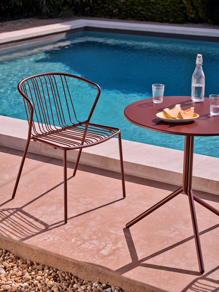 Luna LUN70 - Cafeteriatisch in Ziegelrot präsentiert im Onlineshop von KAQTU Design AG. Gartentisch ist von Mdd