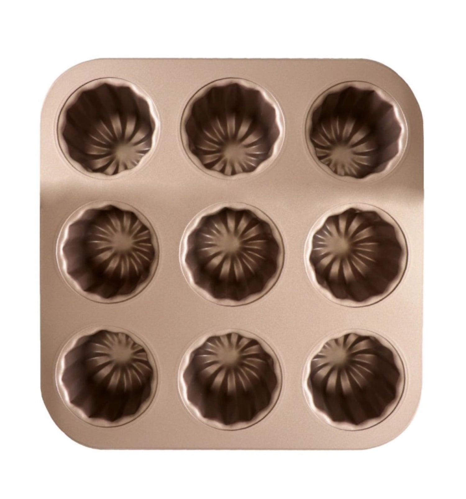 Praktische Backform für 9 Cannelés, sorgt für gleichmäßiges Backen und müheloses Entformen dank der speziellen Antihaftbeschichtung.