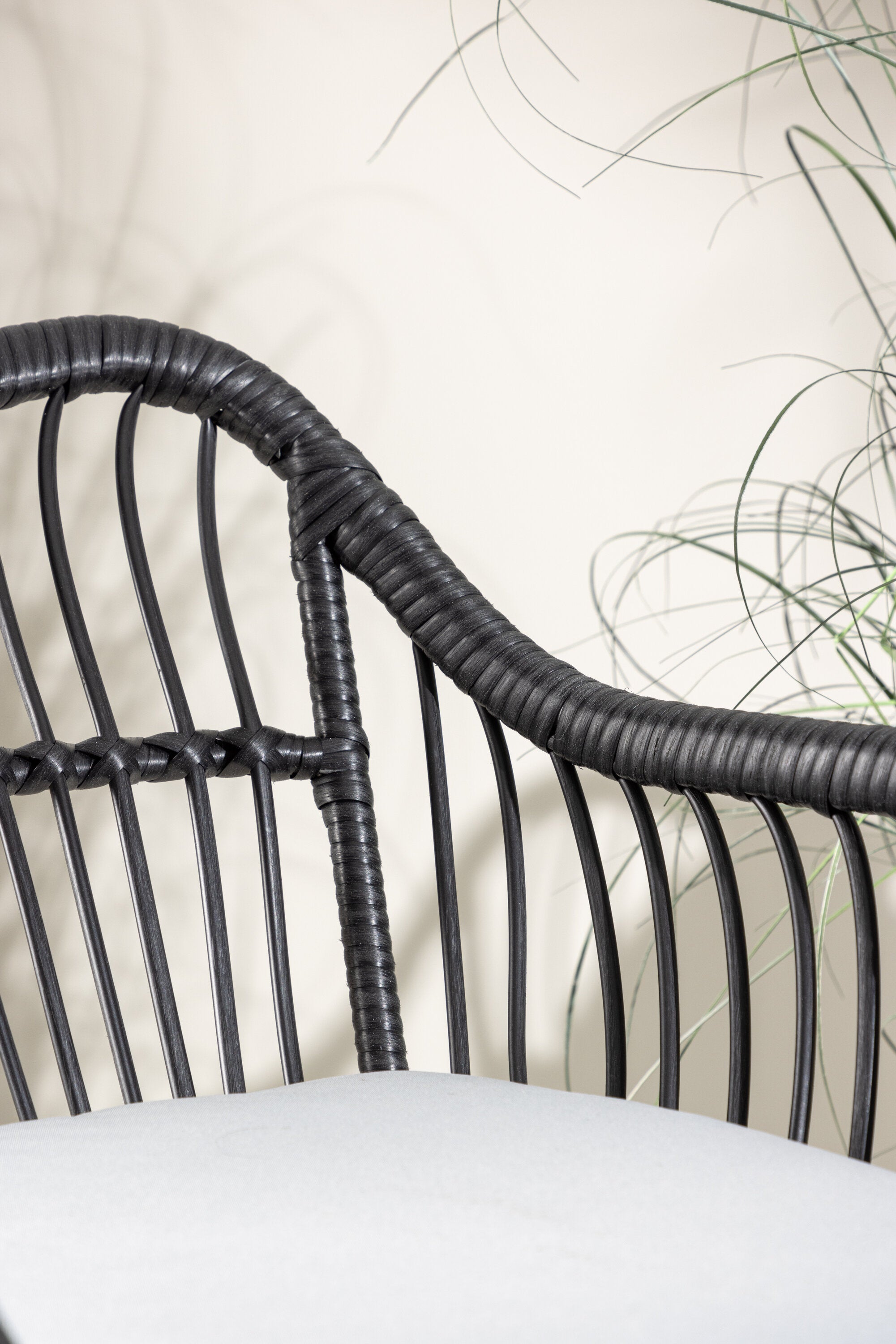 Viga Lounge Outdoorset ⌀40cm in Schwarz präsentiert im Onlineshop von KAQTU Design AG. Loungeset ist von Venture Home