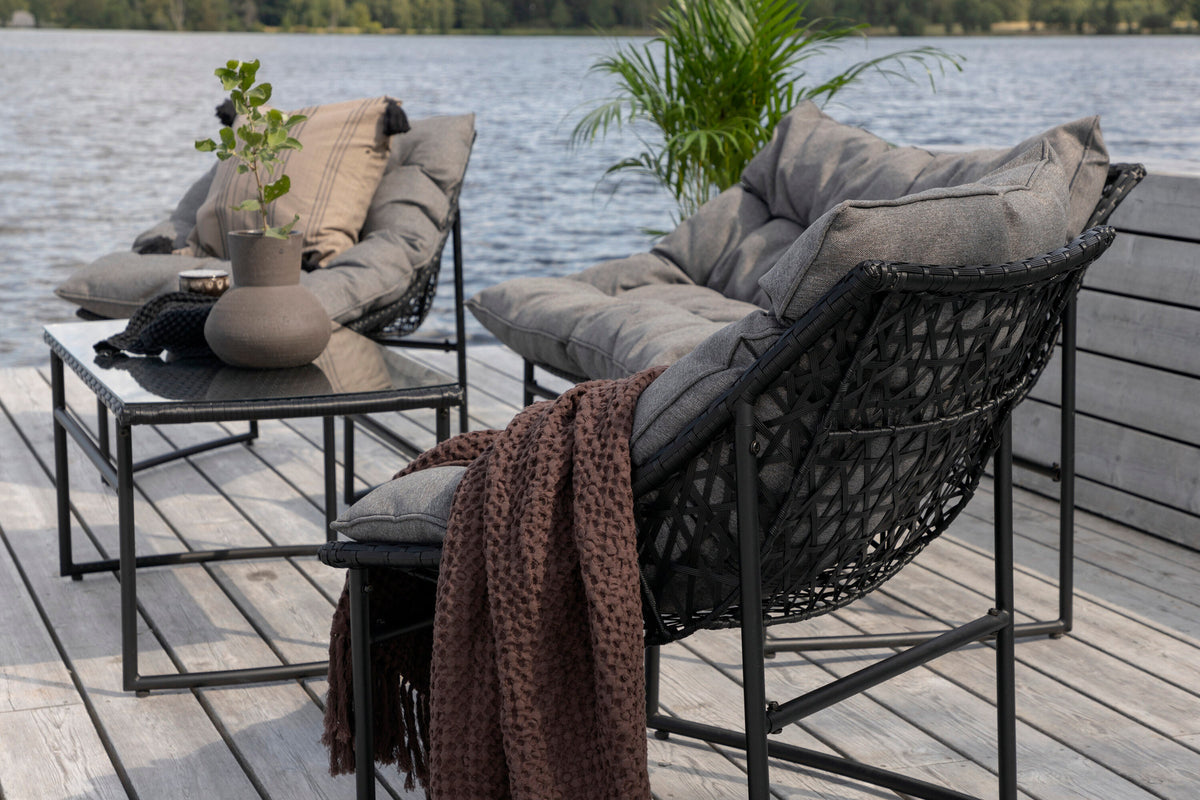 Tina Outdoor Sofa-Set in Schwarz präsentiert im Onlineshop von KAQTU Design AG. Loungeset ist von Venture Home
