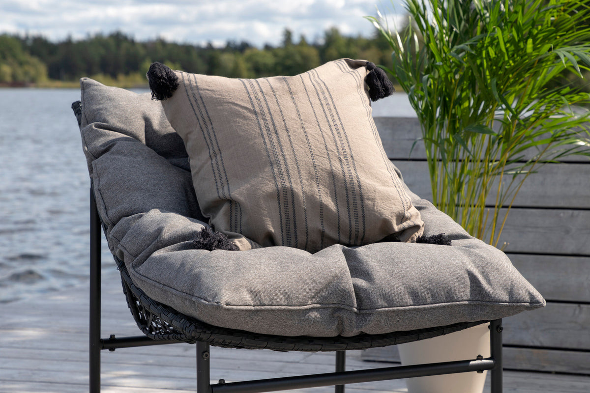 Tina Outdoor Sofa-Set in Schwarz präsentiert im Onlineshop von KAQTU Design AG. Loungeset ist von Venture Home