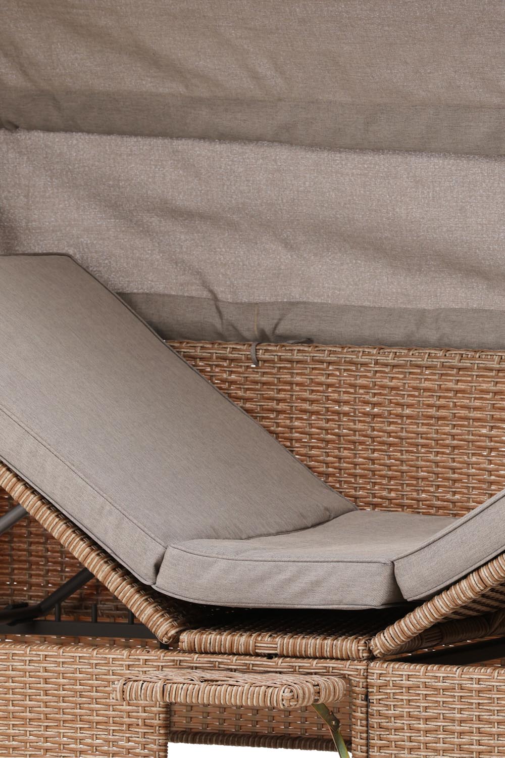 Nopy Sonnenlounge in Beige präsentiert im Onlineshop von KAQTU Design AG. Liegestuhl ist von Venture Home