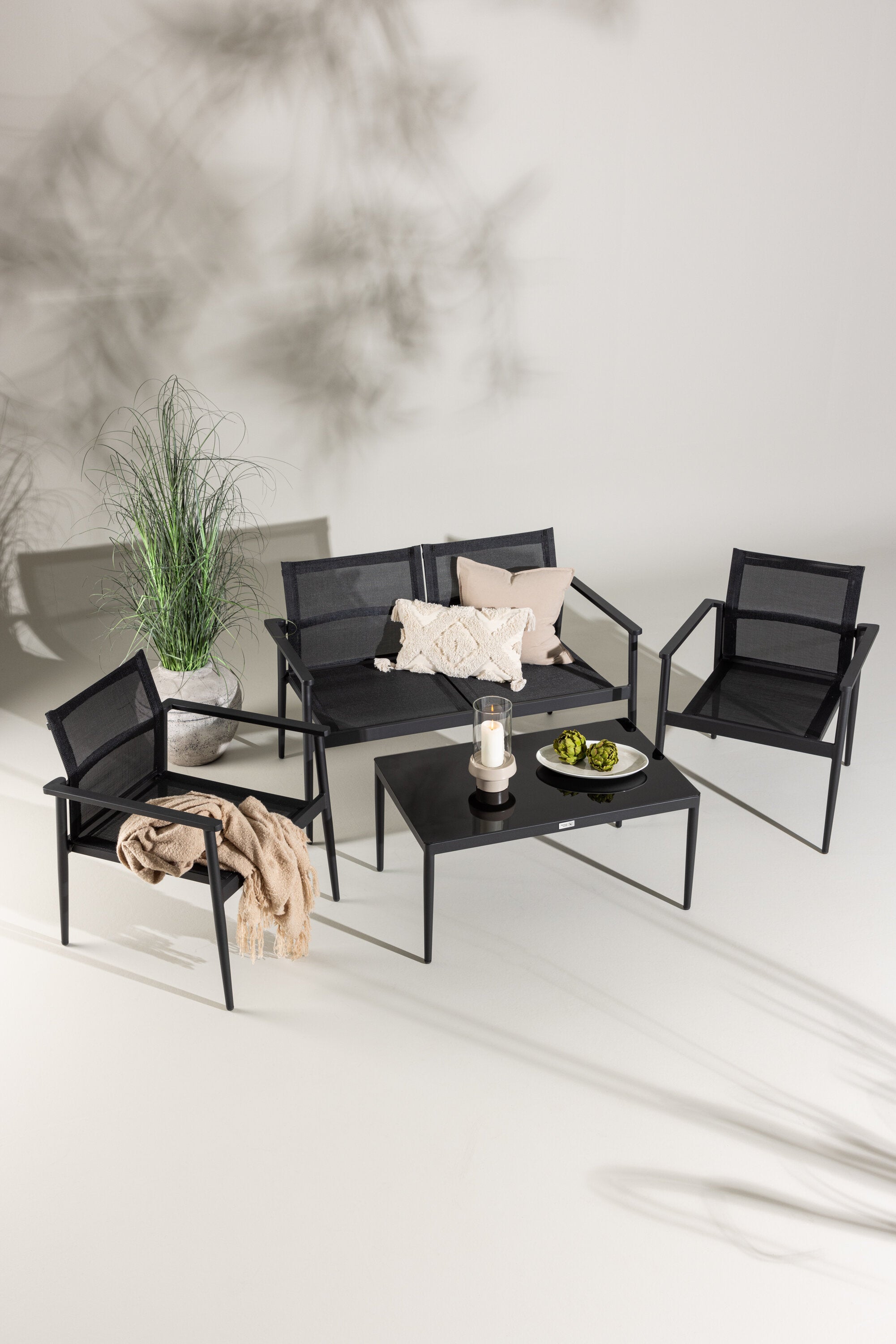 Break Sofa Outdoorset 90cm in Schwarz präsentiert im Onlineshop von KAQTU Design AG. Loungeset ist von Venture Home