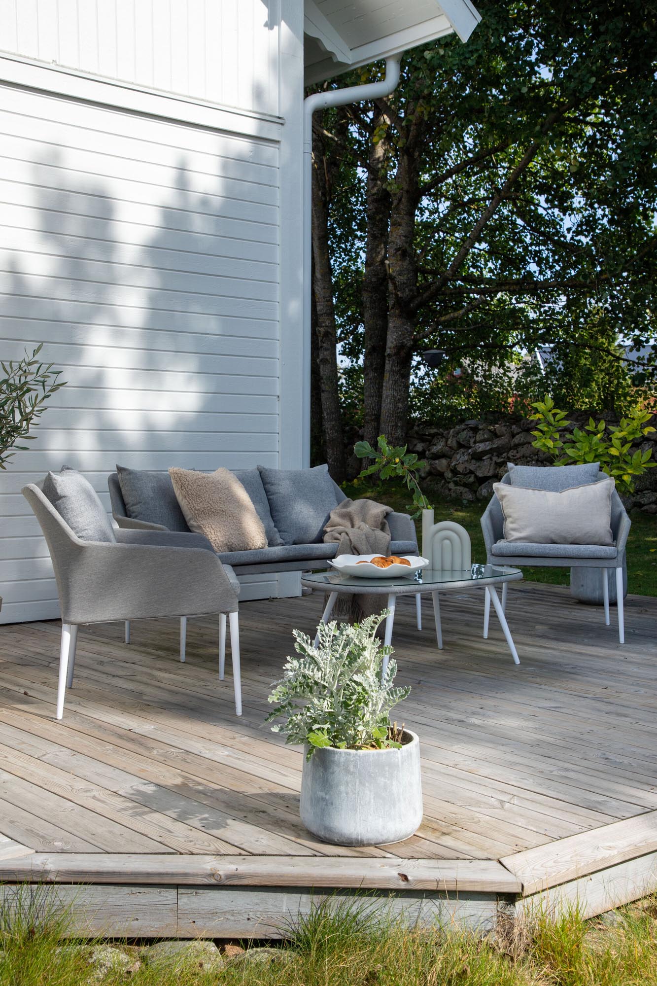 Spoga Sofagarnitur in Weiss/Grau präsentiert im Onlineshop von KAQTU Design AG. Loungeset ist von Venture Home