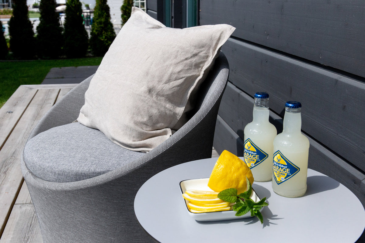 Spoga Lounge Outdoorset ⌀40cm in Weiss/Grau präsentiert im Onlineshop von KAQTU Design AG. Loungeset ist von Venture Home