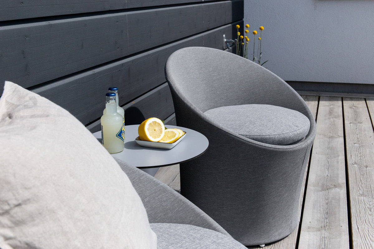 Spoga Lounge Outdoorset ⌀40cm in Weiss/Grau präsentiert im Onlineshop von KAQTU Design AG. Loungeset ist von Venture Home