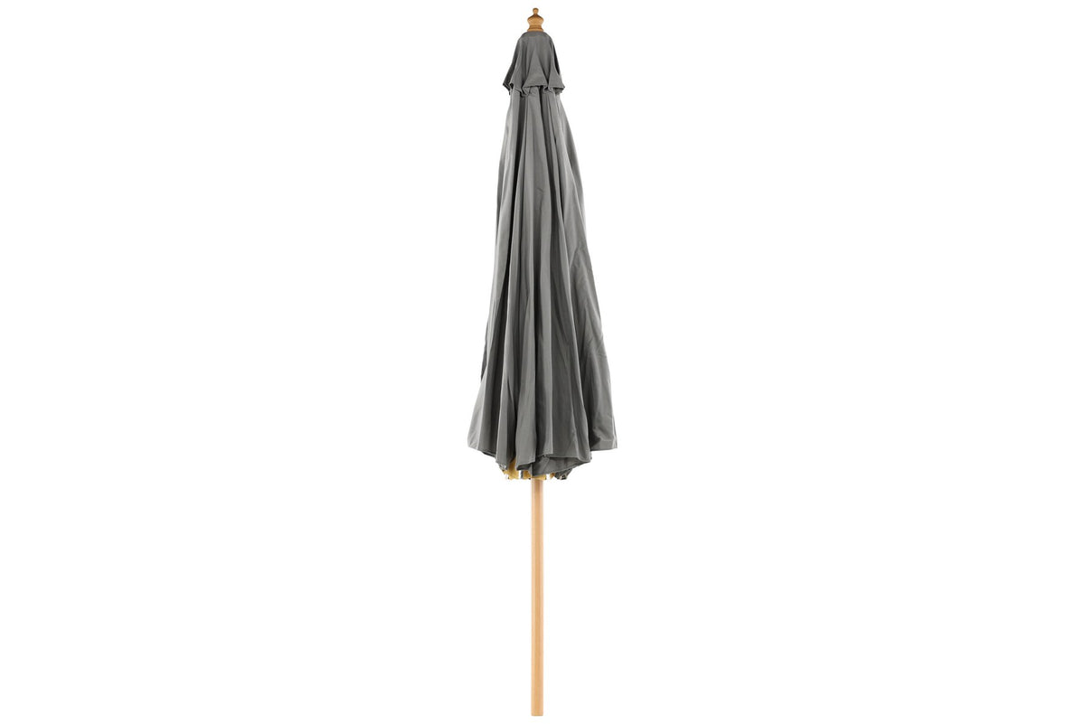 Grauer Sonnenschirm Nypo von Venture Home mit Polyester-Bezug und Ständer aus Buchenholz, aufgespannt im Aussenbereich.