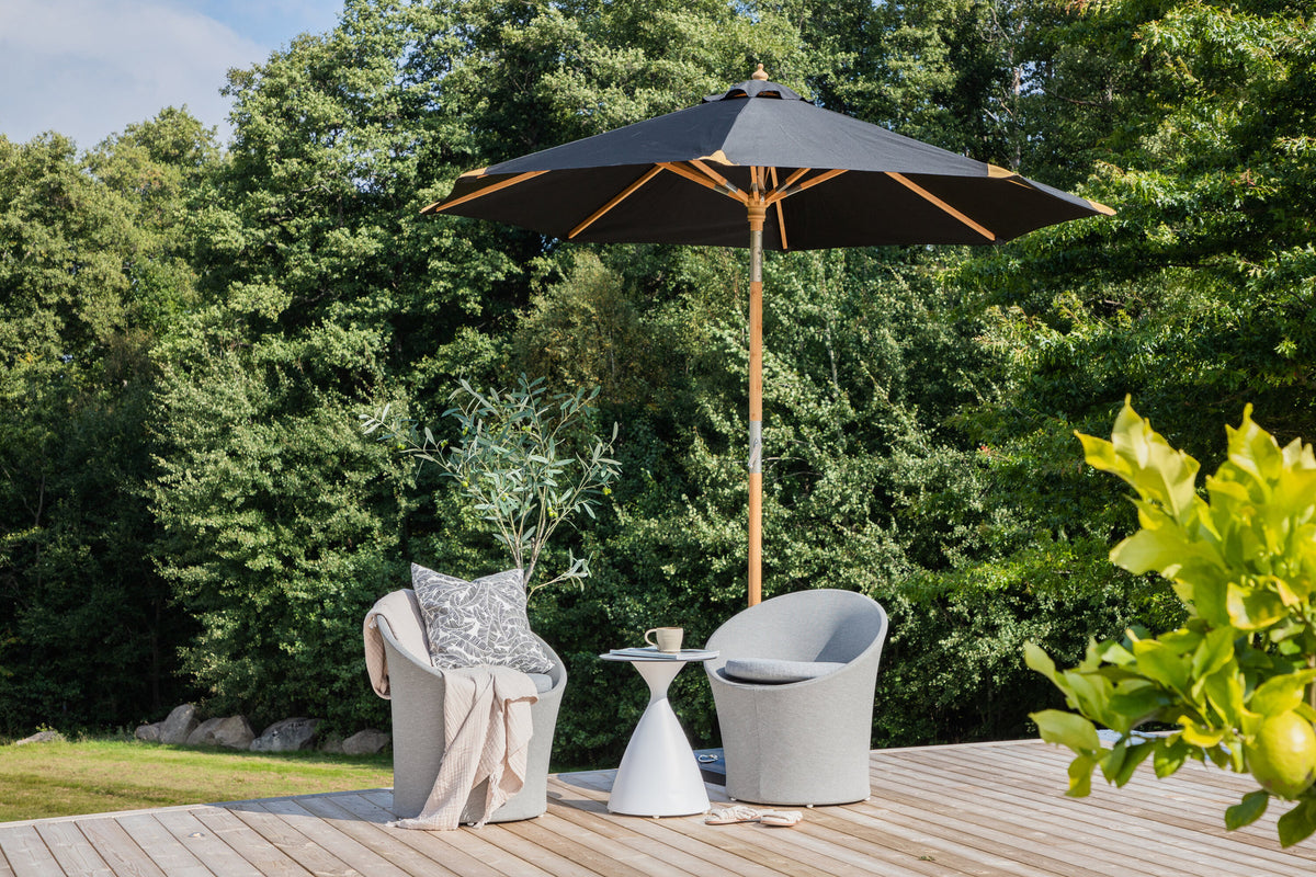 Cerox Sonnenschirm in Schwarz präsentiert im Onlineshop von KAQTU Design AG. Sonnenschirm ist von Venture Home