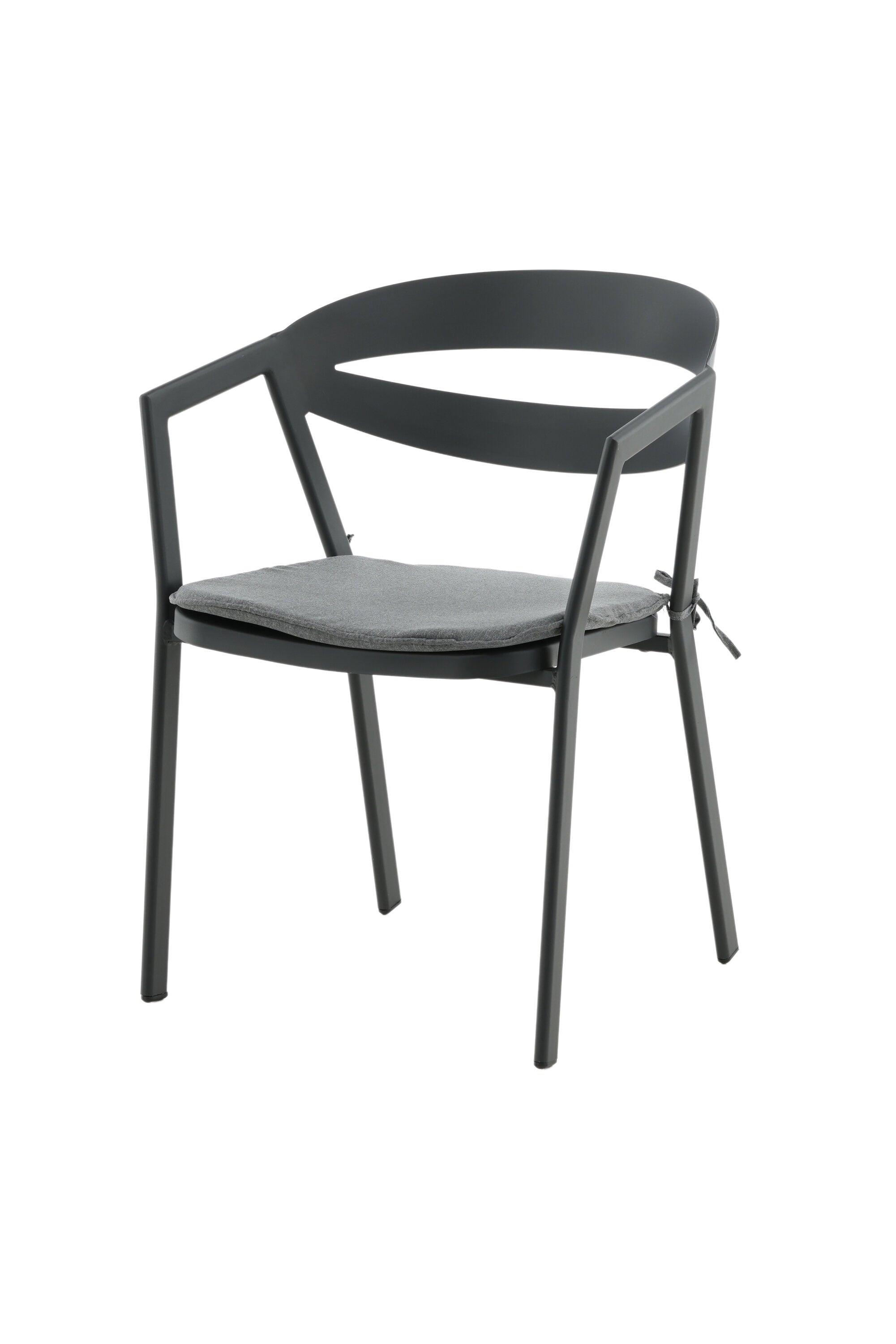 Slit Stuhl in Schwarz präsentiert im Onlineshop von KAQTU Design AG. Gartenstuhl mit Armlehnen ist von Venture Home