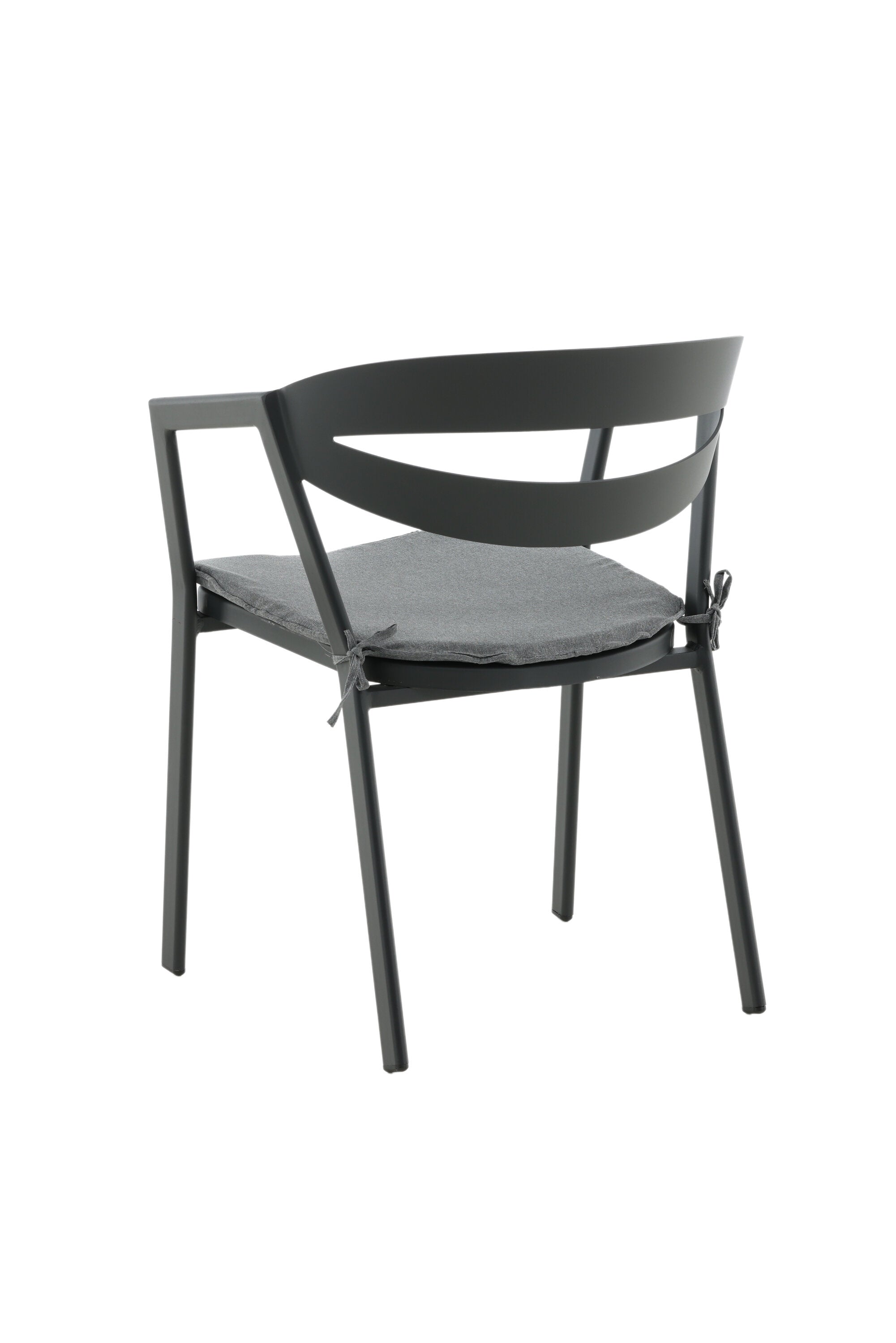 Slit Stuhl in Schwarz präsentiert im Onlineshop von KAQTU Design AG. Gartenstuhl mit Armlehnen ist von Venture Home
