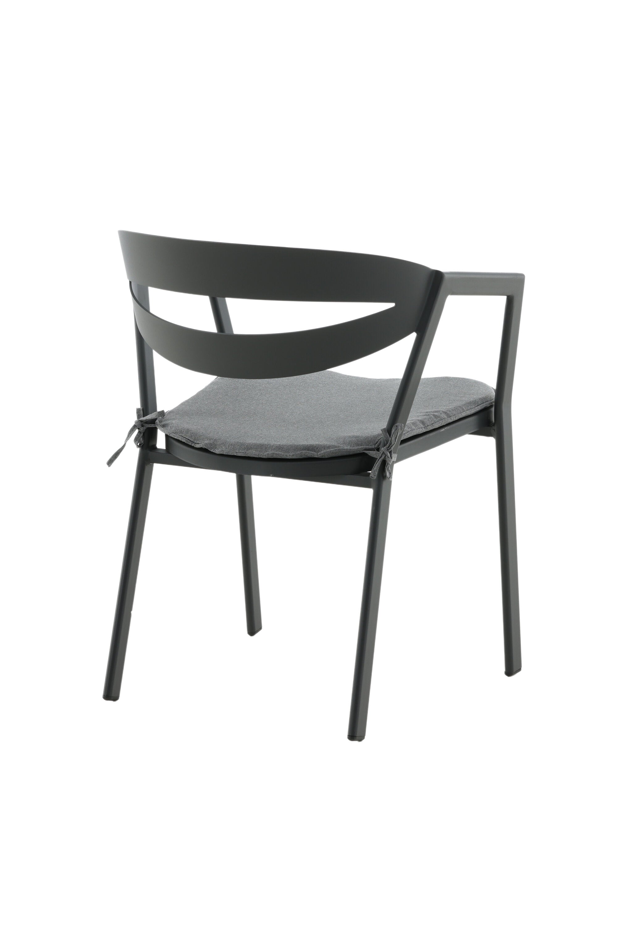 Slit Stuhl in Schwarz präsentiert im Onlineshop von KAQTU Design AG. Gartenstuhl mit Armlehnen ist von Venture Home