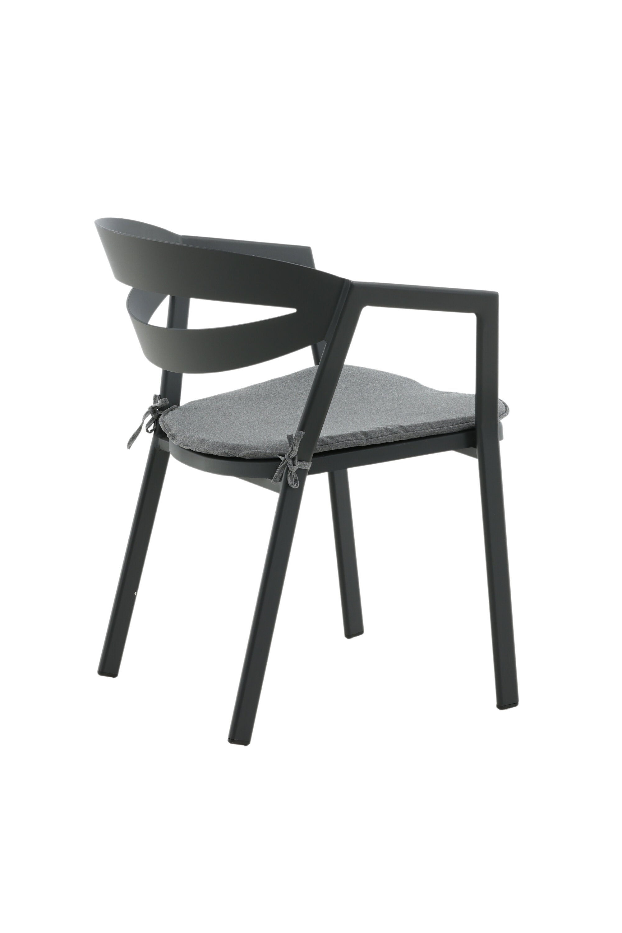 Slit Stuhl in Schwarz präsentiert im Onlineshop von KAQTU Design AG. Gartenstuhl mit Armlehnen ist von Venture Home