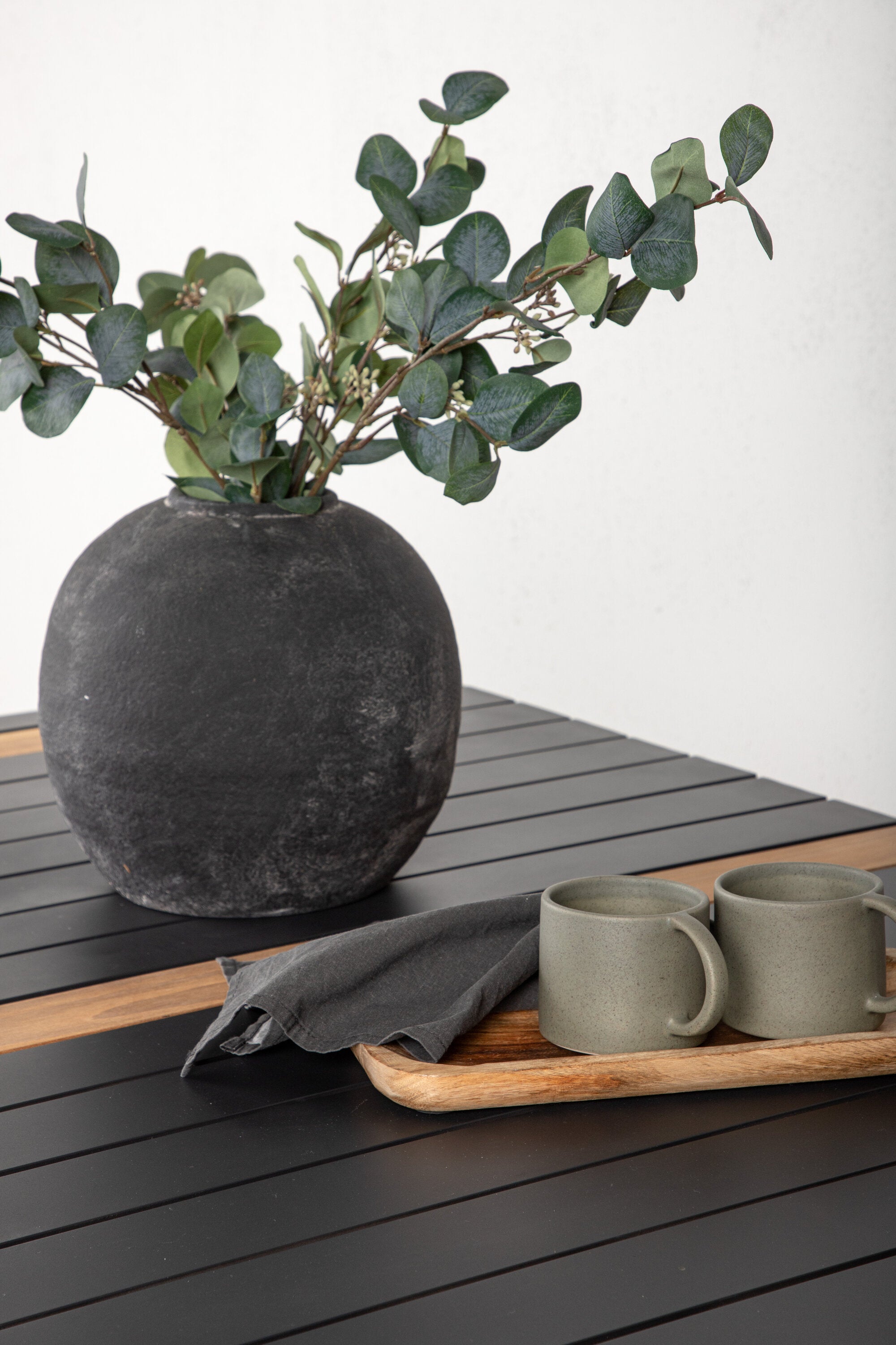 Togo Gartentisch in Schwarz präsentiert im Onlineshop von KAQTU Design AG. Gartentisch ist von Venture Home