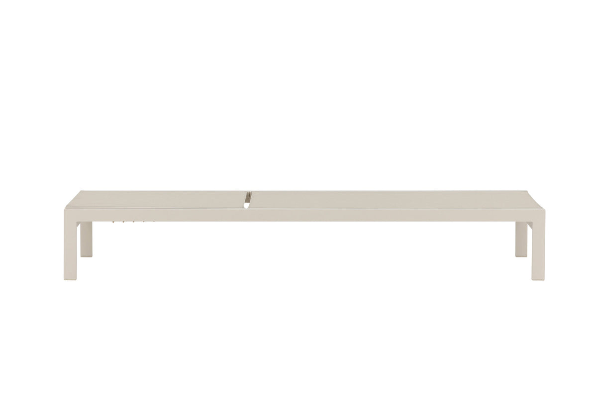 Copacabana Sonnenliege in Beige präsentiert im Onlineshop von KAQTU Design AG. Liegestuhl ist von Venture Home