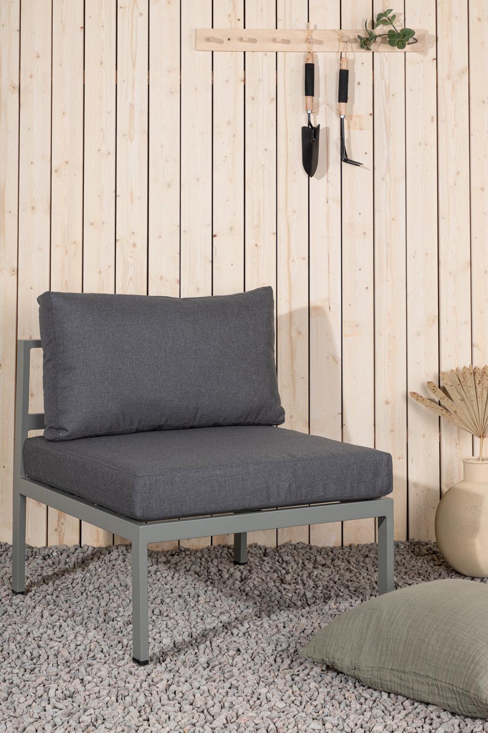 Copacabana Sofa Middle in Khaki / Grau präsentiert im Onlineshop von KAQTU Design AG. Lounge Sofa ist von Venture Home
