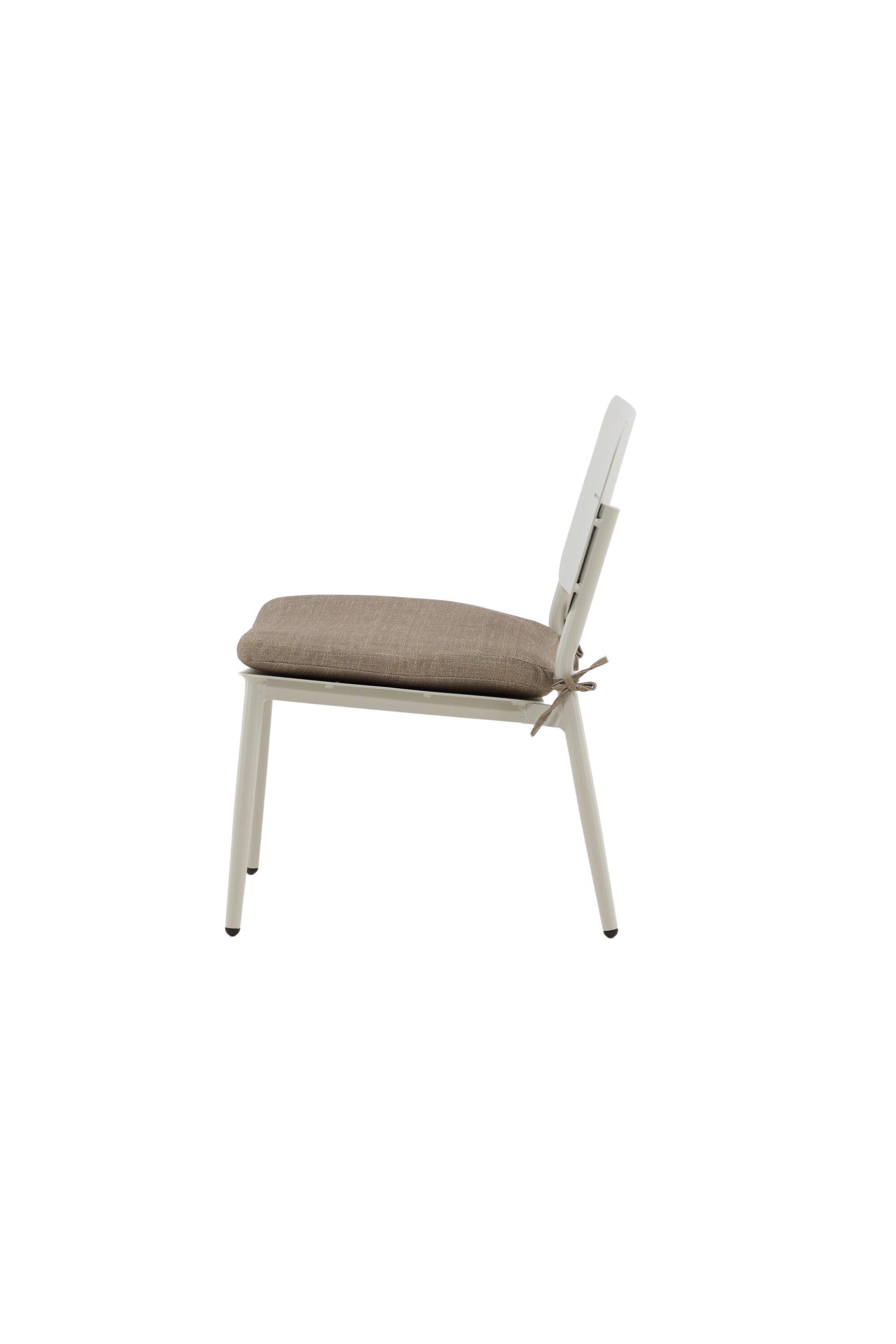Lina Lounge Chair in Beige präsentiert im Onlineshop von KAQTU Design AG. Outdoor-Sessel ist von Venture Home