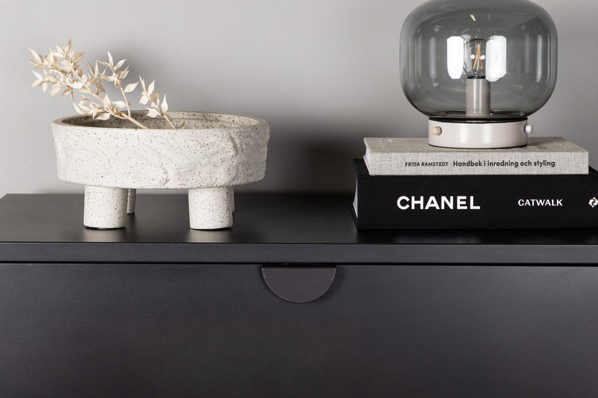 Piring Drawer in Schwarz präsentiert im Onlineshop von KAQTU Design AG. Nachttisch ist von Venture Home