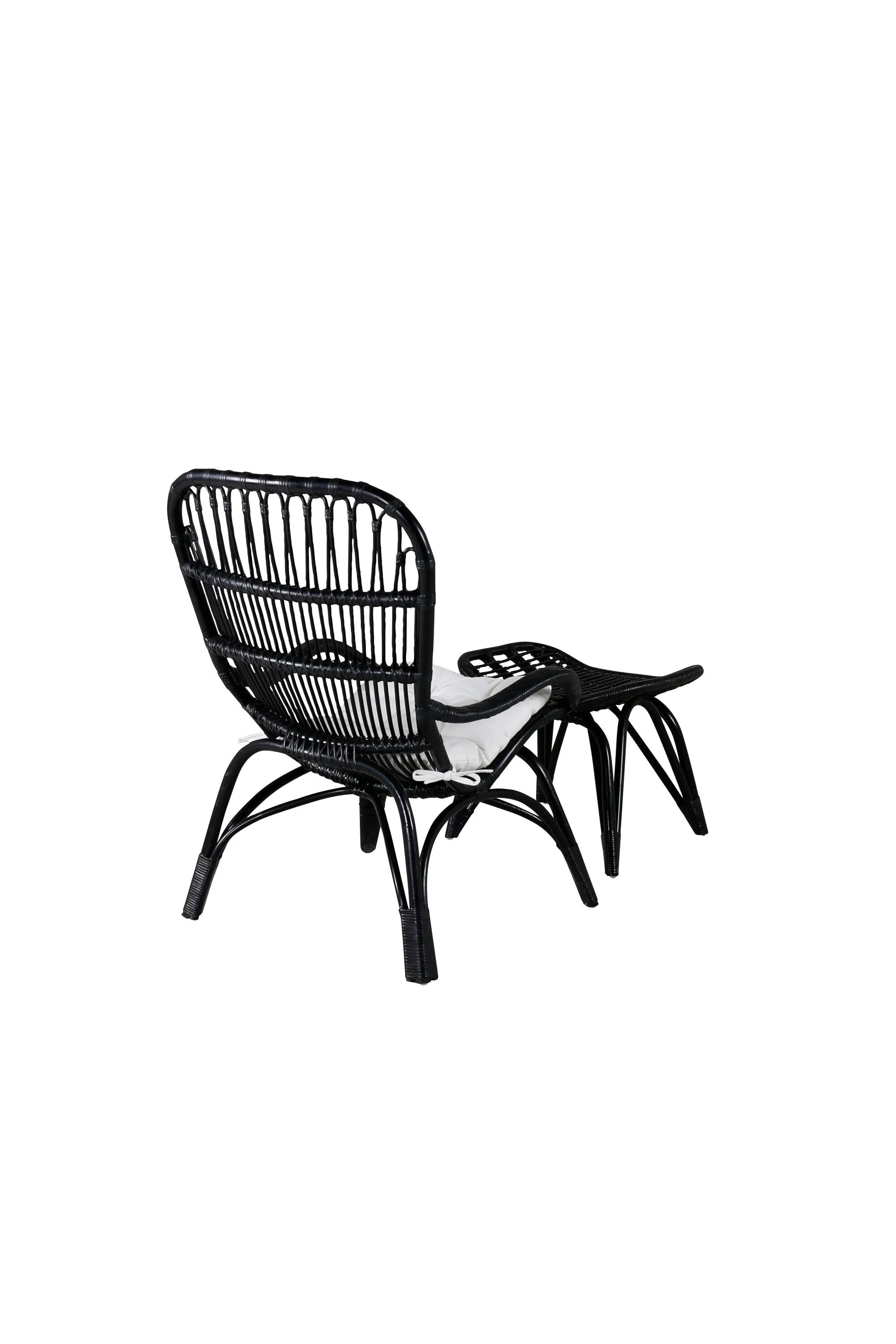 Der Ella Lounge Stuhl von Venture Home kombiniert modernes Design mit Komfort und ist ideal für stilvolle Wohnräume.