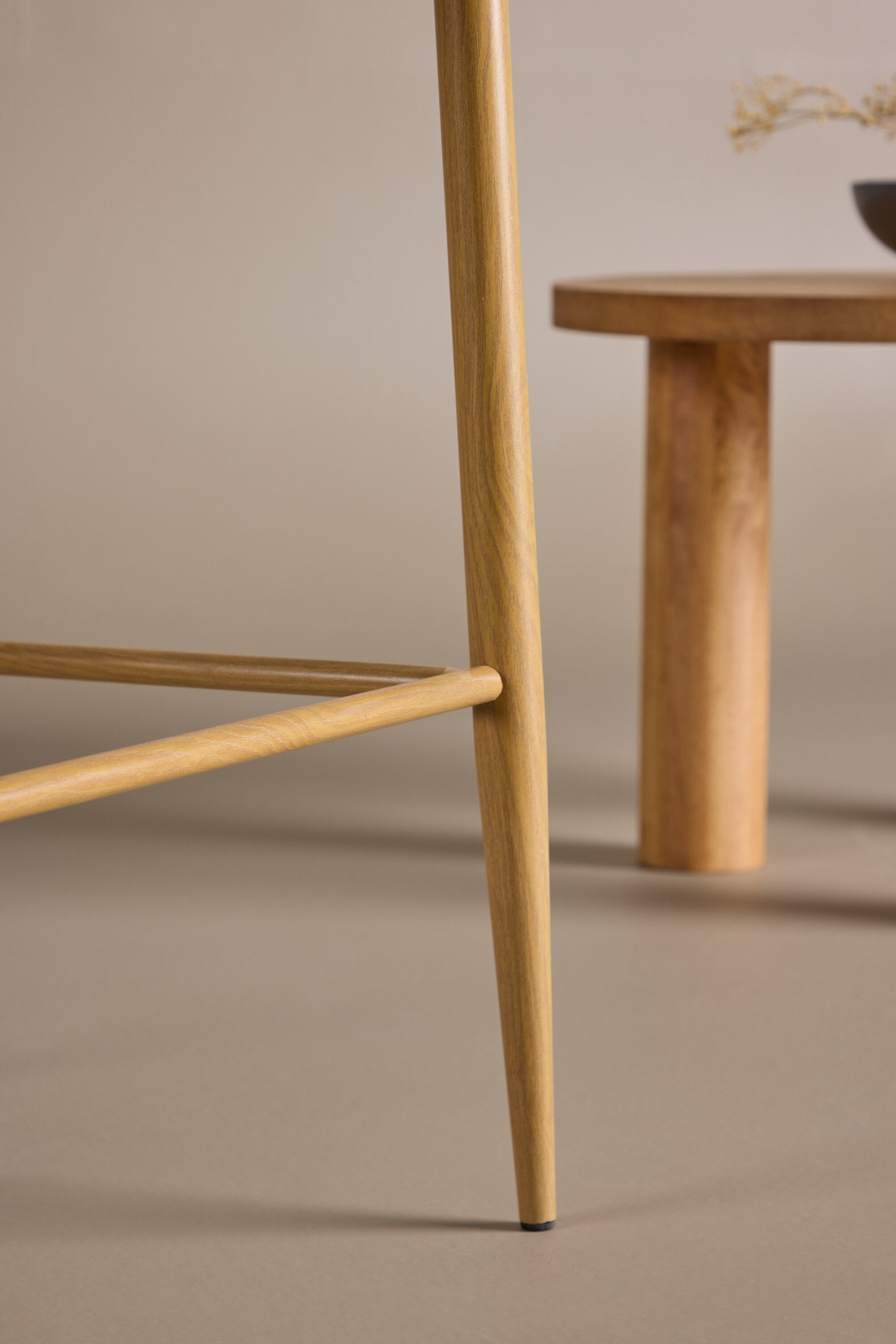 Plaza Barstuhl in Dunkelgrau präsentiert im Onlineshop von KAQTU Design AG. Barstuhl ist von Venture Home