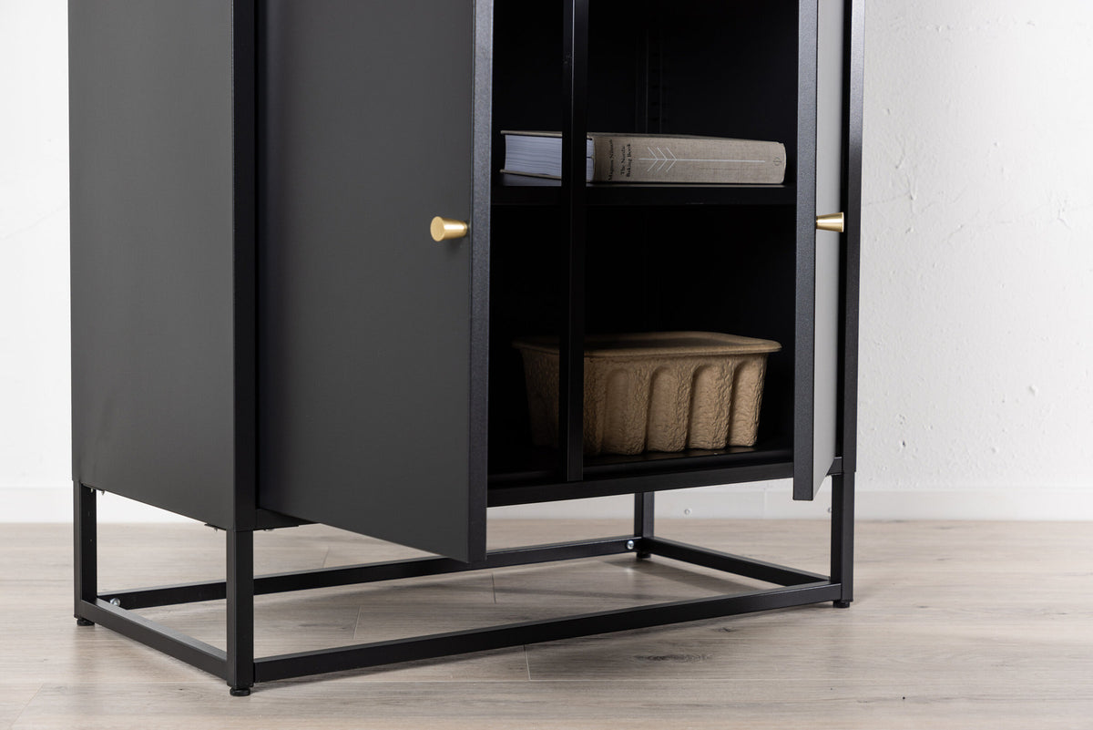 Bakal Cabinet in Schwarz präsentiert im Onlineshop von KAQTU Design AG. Cabinet ist von Venture Home