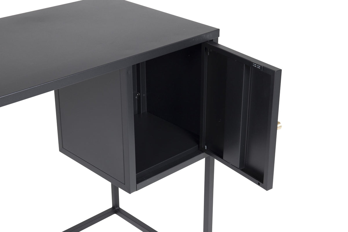 Schwarzer Schreibtisch Bakal Desk aus Stahl mit seitlichem quadratischem Schrank, Tür mit messingfarbenem Knauf und oberer Ablagefläche.