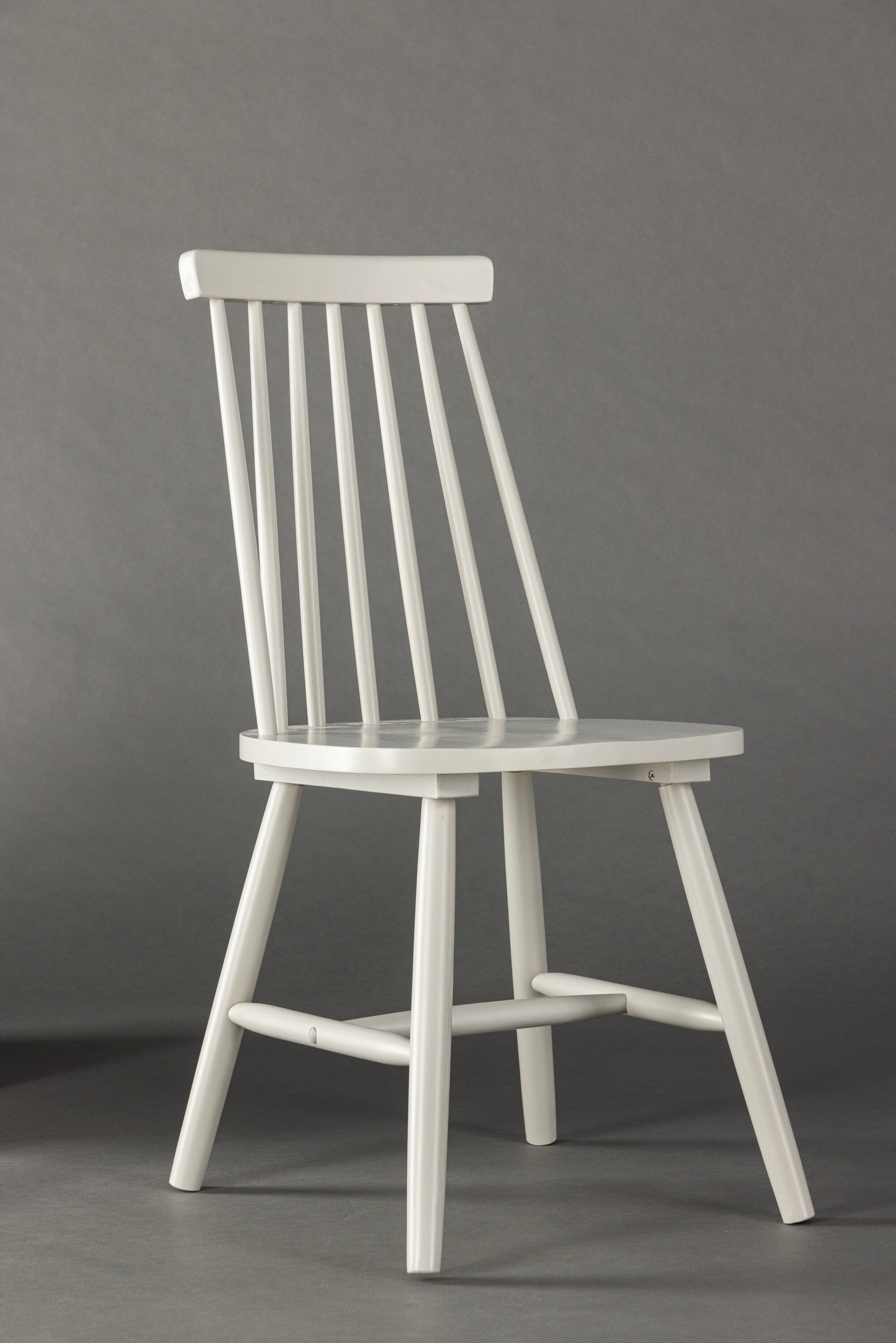 Lönneberga Esszimmerstuhl in Hellgrau präsentiert im Onlineshop von KAQTU Design AG. Stuhl ist von Venture Home