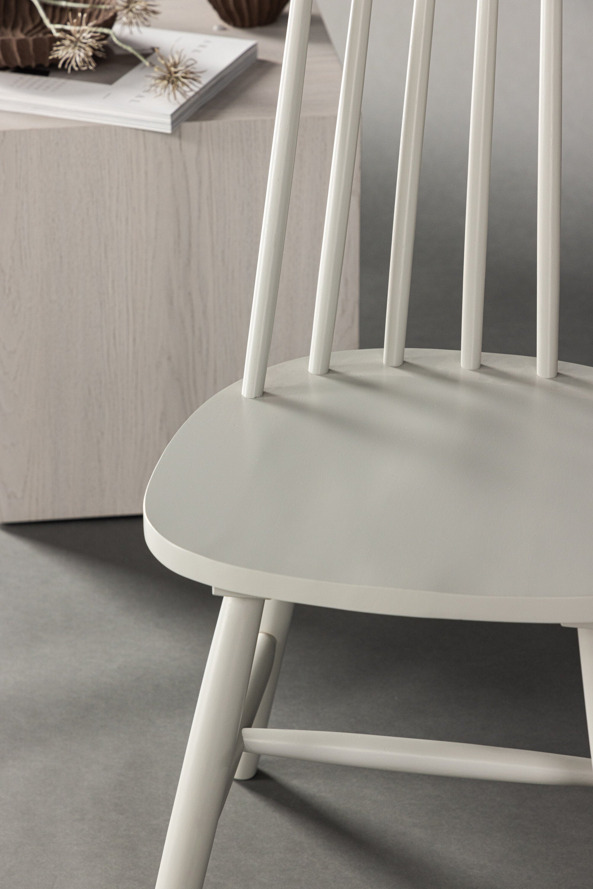 Lönneberga Esszimmerstuhl in Hellgrau präsentiert im Onlineshop von KAQTU Design AG. Stuhl ist von Venture Home
