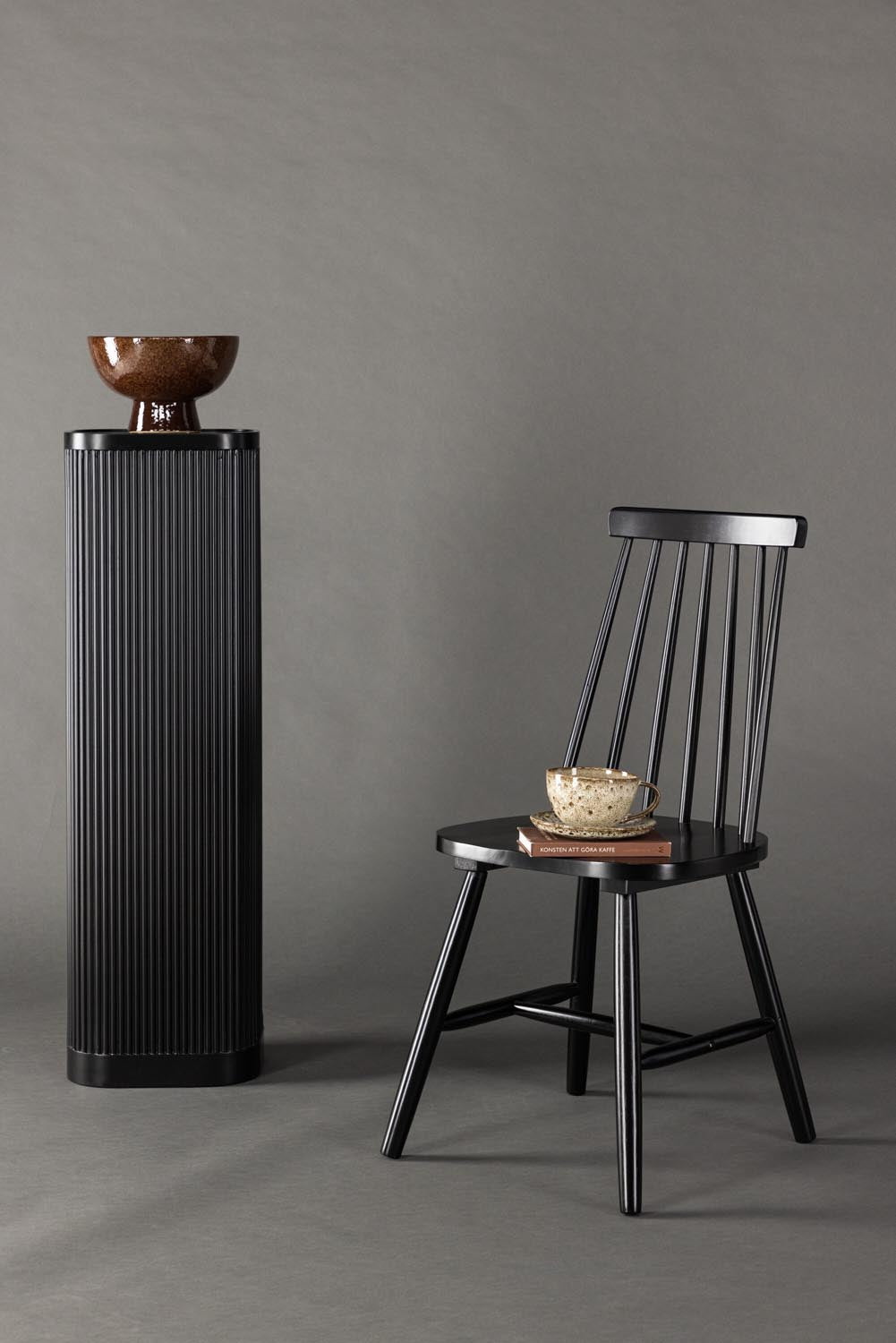 Lönneberga Esszimmerstuhl in Schwarz präsentiert im Onlineshop von KAQTU Design AG. Stuhl ist von Venture Home