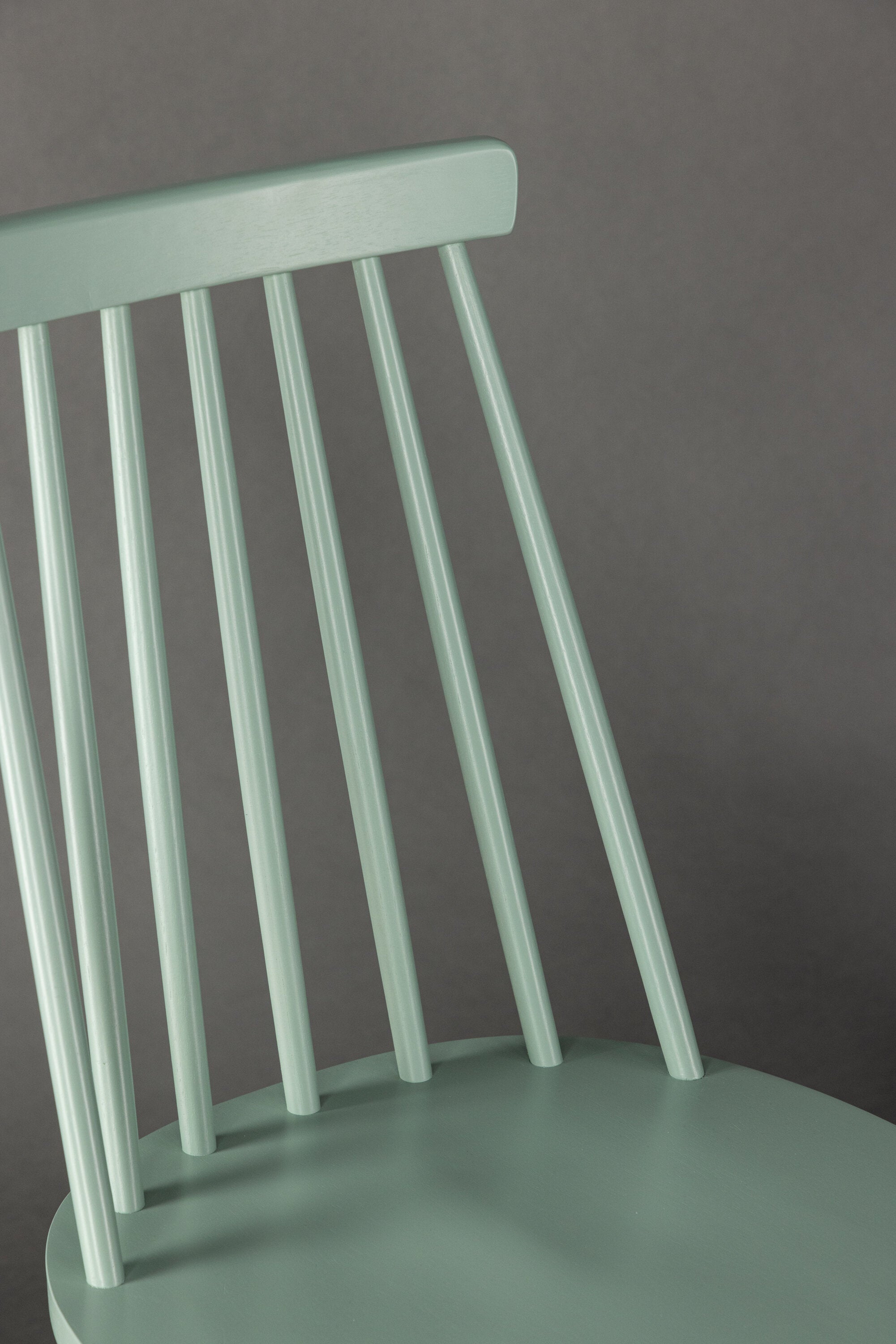 Lönneberga Esszimmerstuhl in Grün präsentiert im Onlineshop von KAQTU Design AG. Stuhl ist von Venture Home