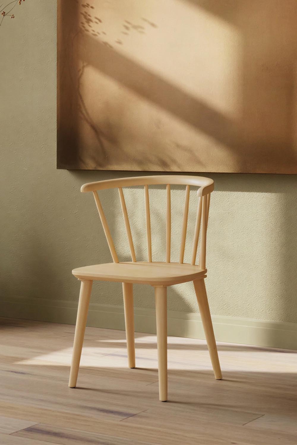 Bobby Esszimmerstuhl in Natur präsentiert im Onlineshop von KAQTU Design AG. Gartenstuhl mit Armlehnen ist von Venture Home