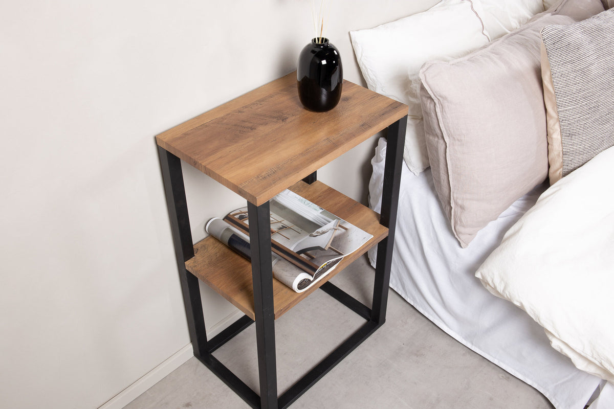 Rise Tisch in Schwarz präsentiert im Onlineshop von KAQTU Design AG. Nachttisch ist von Venture Home