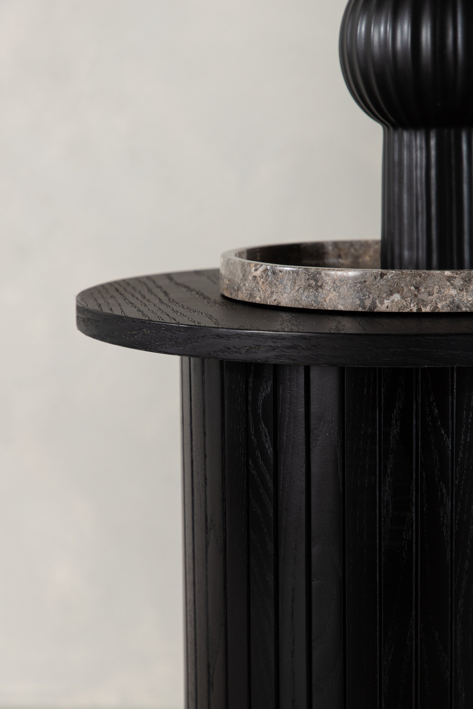 Bianca Beistelltisch in Schwarz präsentiert im Onlineshop von KAQTU Design AG. Beistelltisch ist von Venture Home