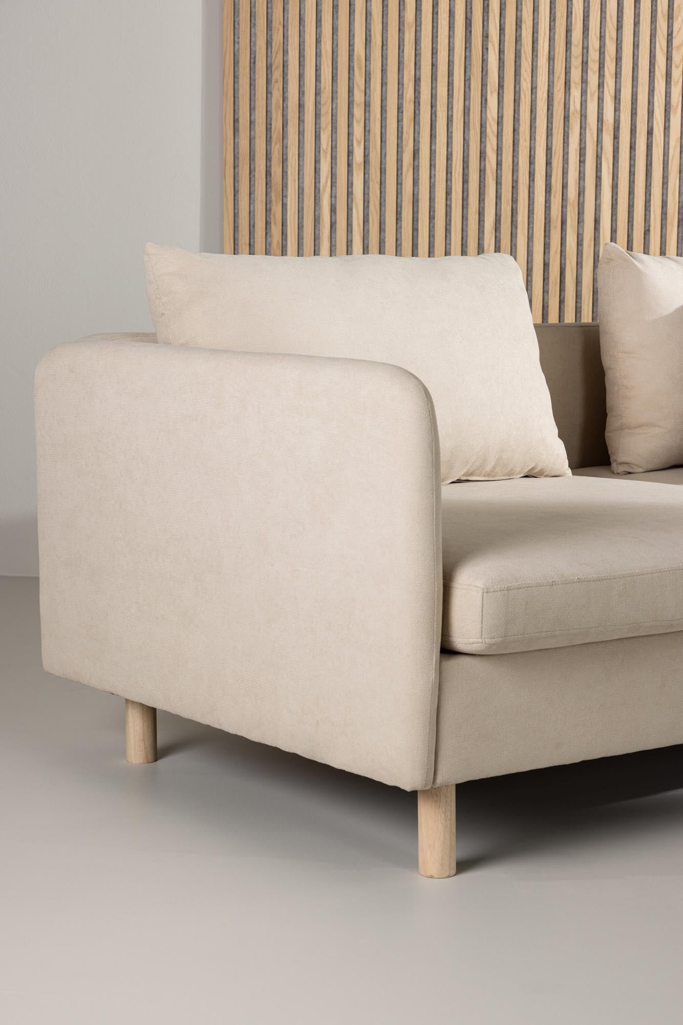 Zero 2-Seat Sofa in Beige präsentiert im Onlineshop von KAQTU Design AG. 3er Sofa ist von Venture Home