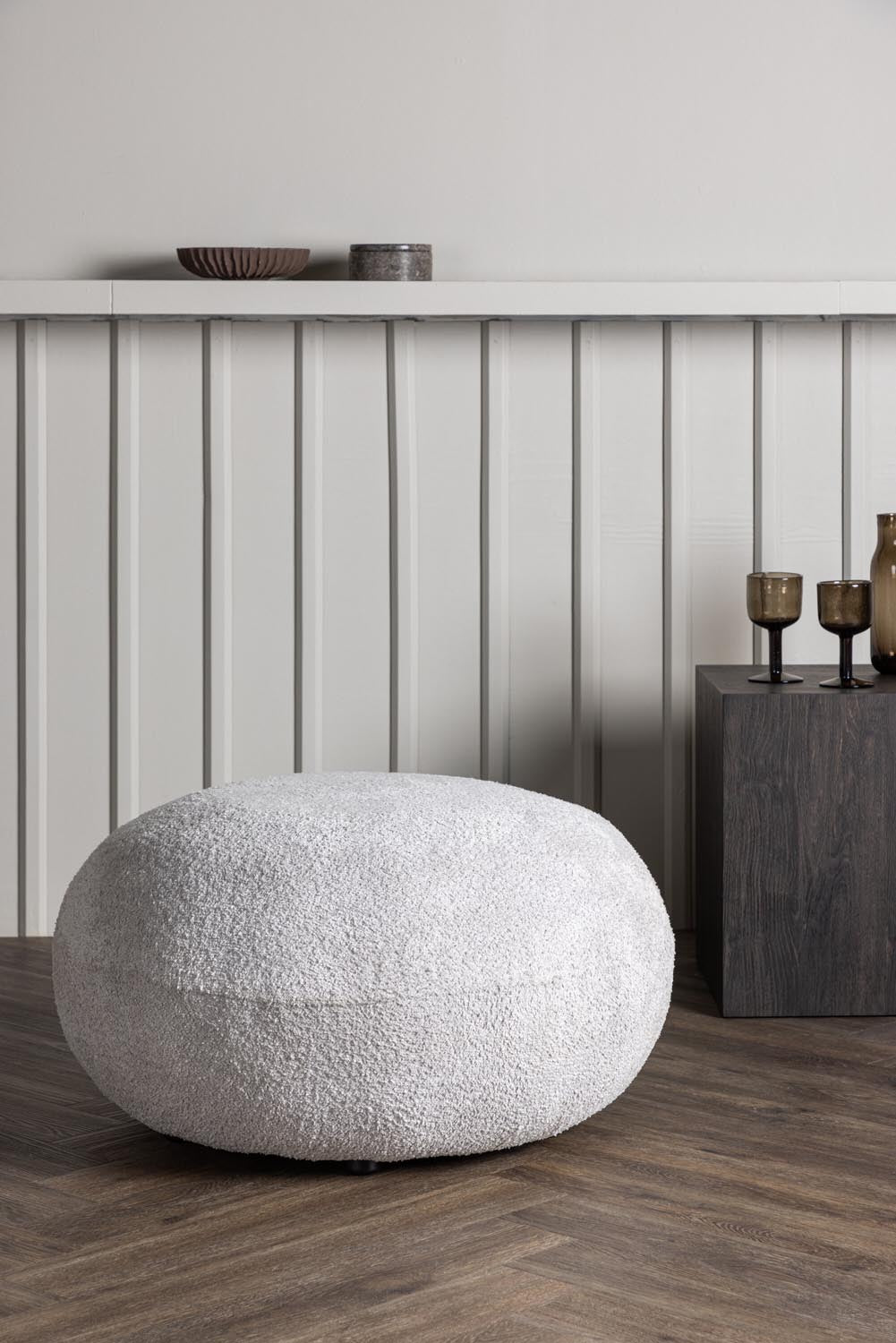 Bologna Hocker in Hellgrau präsentiert im Onlineshop von KAQTU Design AG. Pouf ist von Venture Home