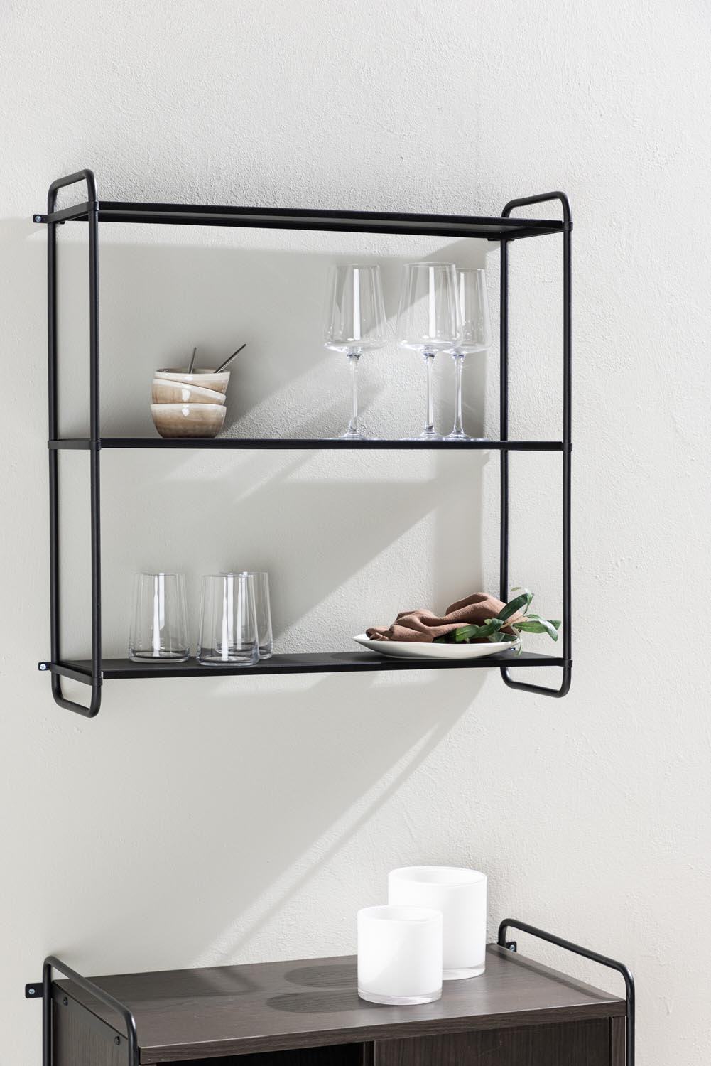 Lyon Regal in Schwarz präsentiert im Onlineshop von KAQTU Design AG. Standregal ist von Venture Home