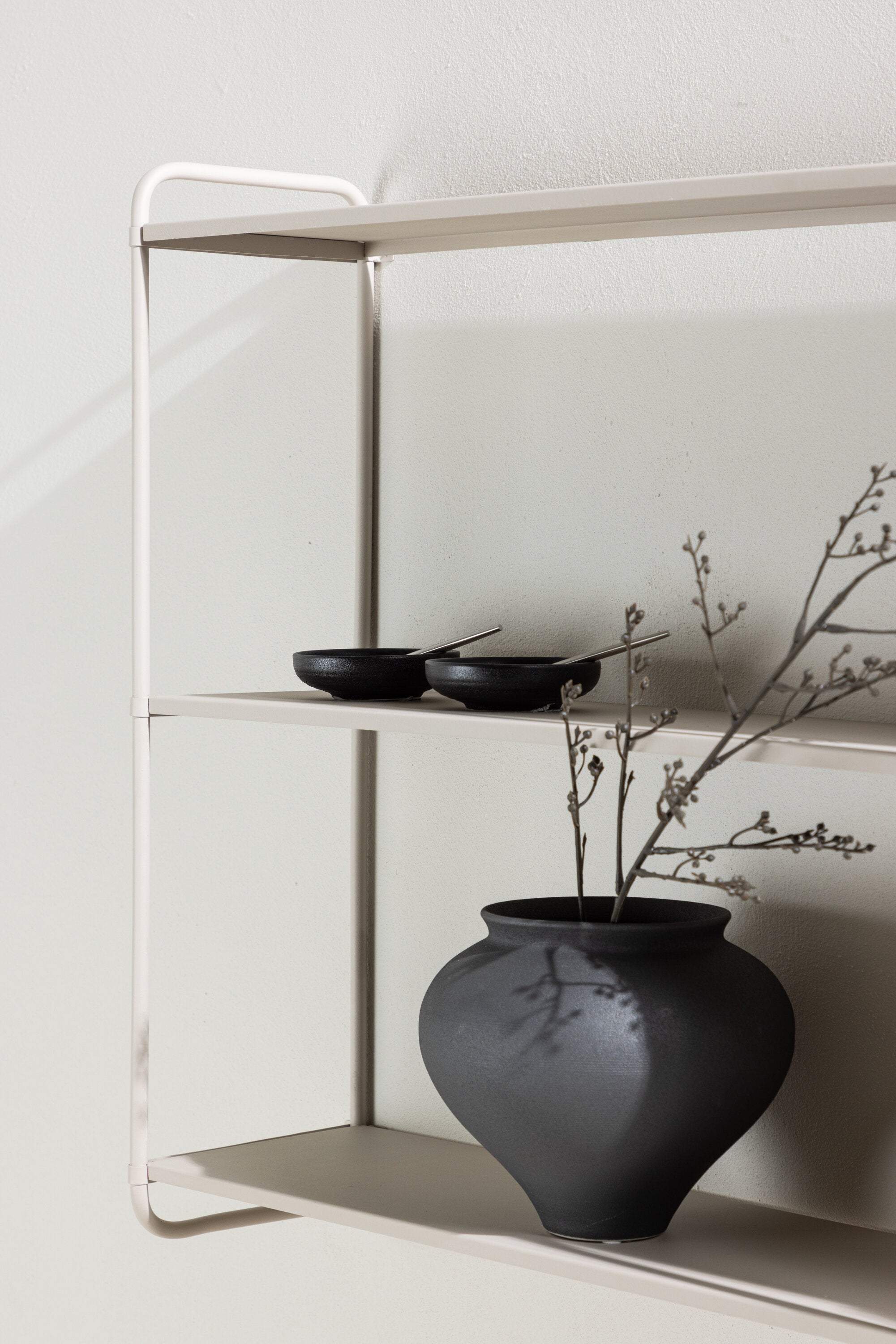Lyon Regal in Beige präsentiert im Onlineshop von KAQTU Design AG. Standregal ist von Venture Home