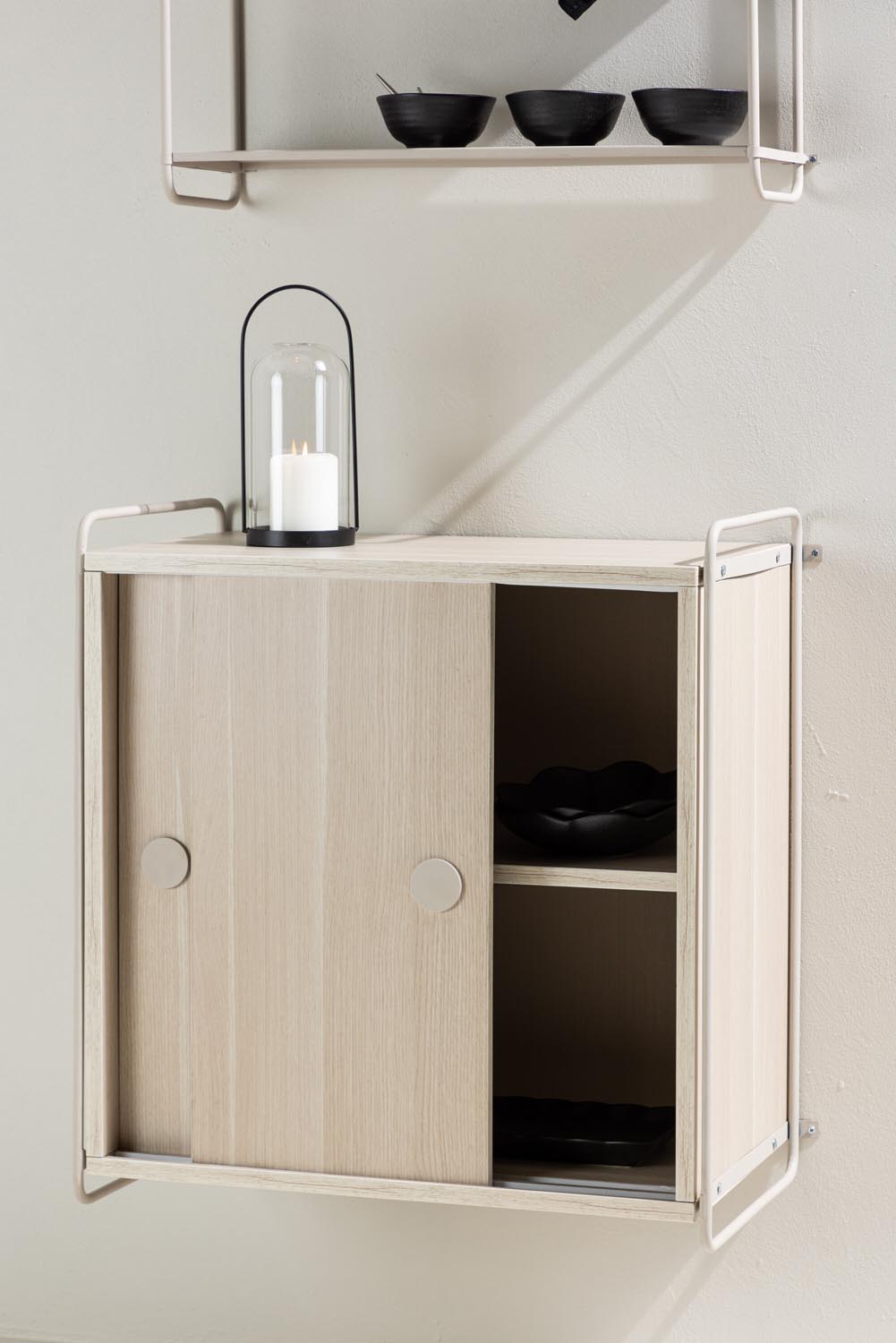 Paris Wandregal in Beige/ WeissgewEschen präsentiert im Onlineshop von KAQTU Design AG. Wandregal ist von Venture Home
