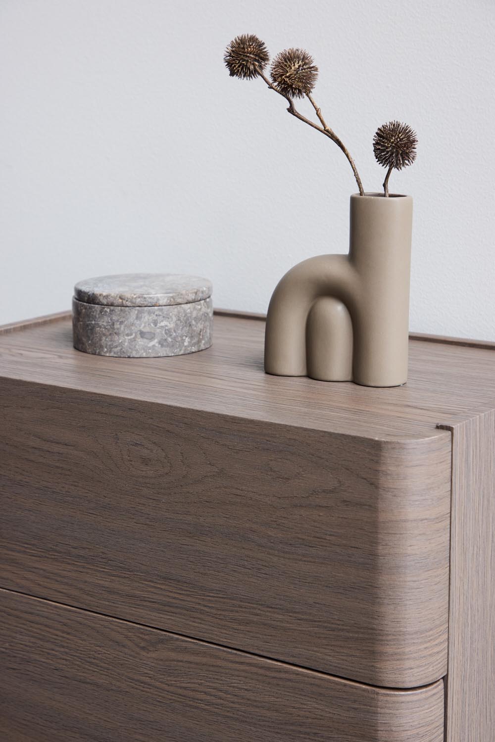 Noble Nachttisch in Mocca präsentiert im Onlineshop von KAQTU Design AG. Korpus ist von Venture Home