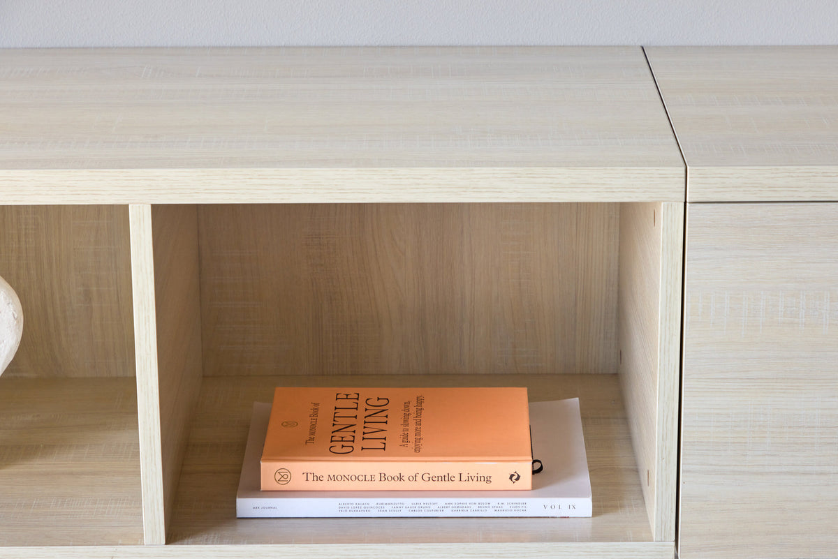 Nomi TV-Sideboard in Whitewash präsentiert im Onlineshop von KAQTU Design AG. TV-Möbel ist von Venture Home