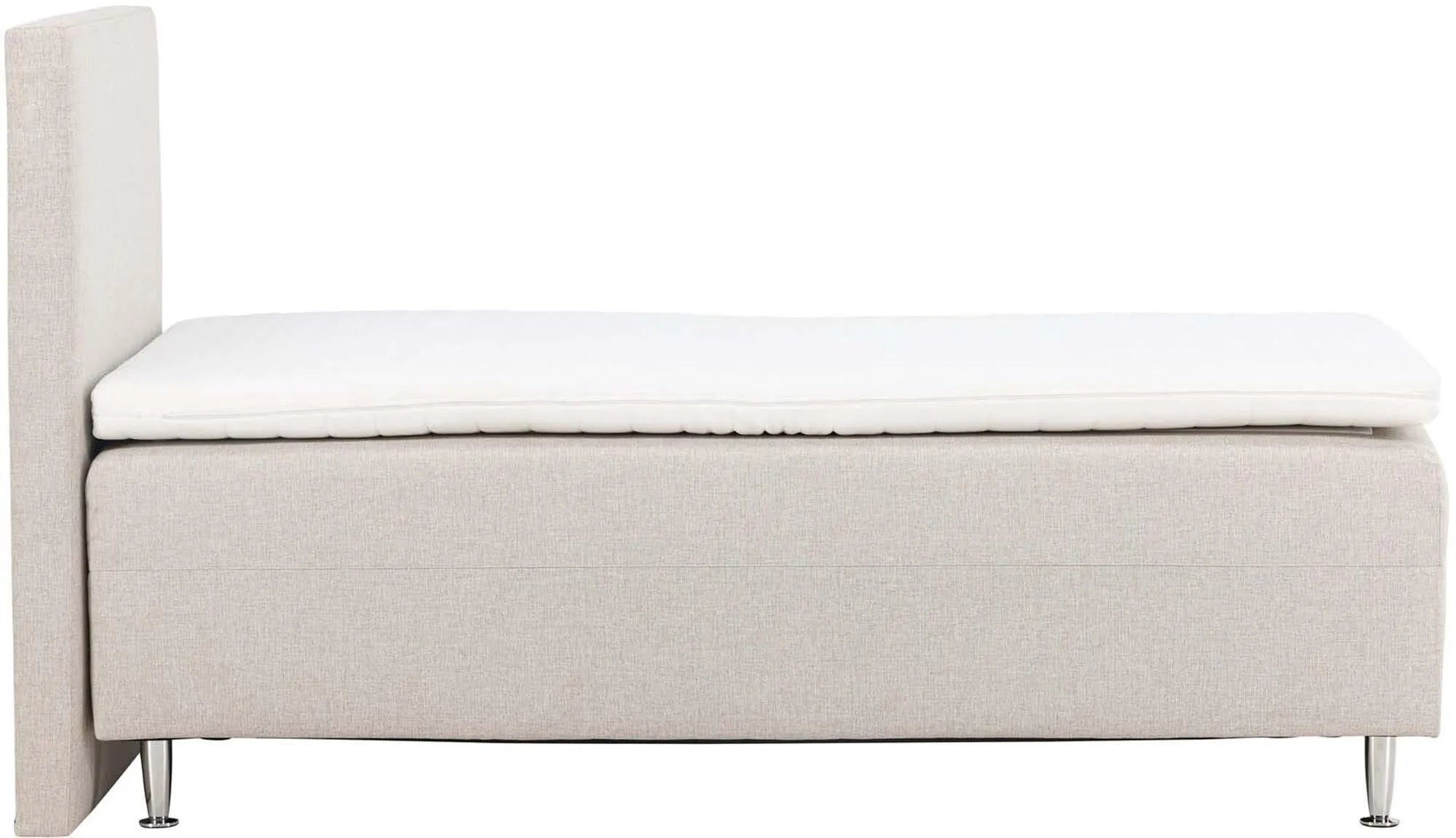 Elegantes Bett Mesa von Venture Home: Komfort trifft auf Stil.