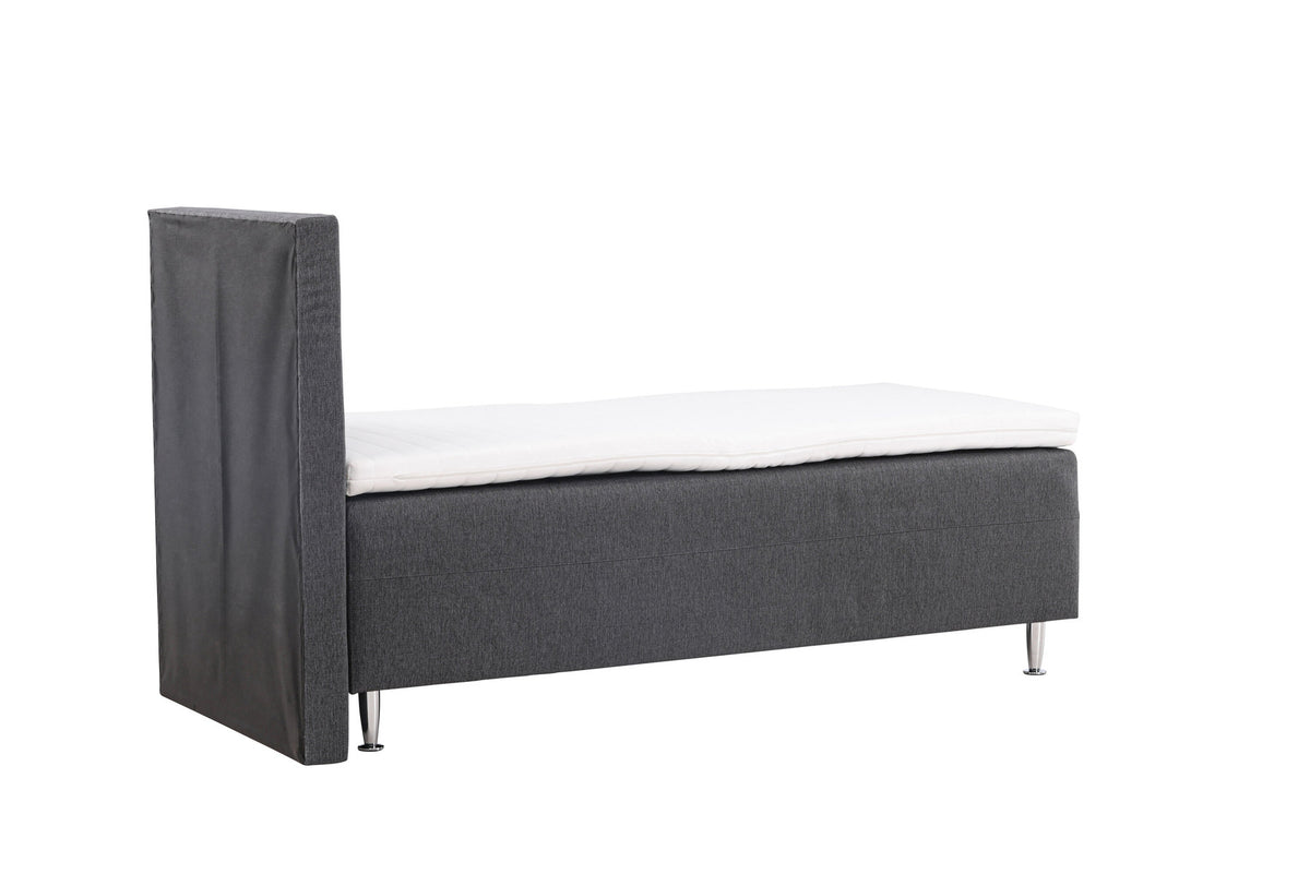 Bett Mesa in Dunkelgrau präsentiert im Onlineshop von KAQTU Design AG. Bett ist von Venture Home