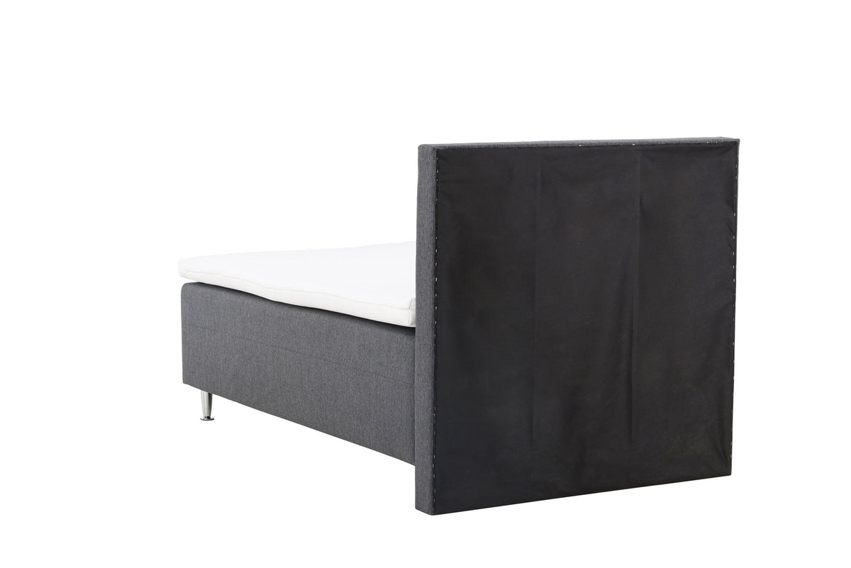Bett Mesa in Dunkelgrau präsentiert im Onlineshop von KAQTU Design AG. Bett ist von Venture Home