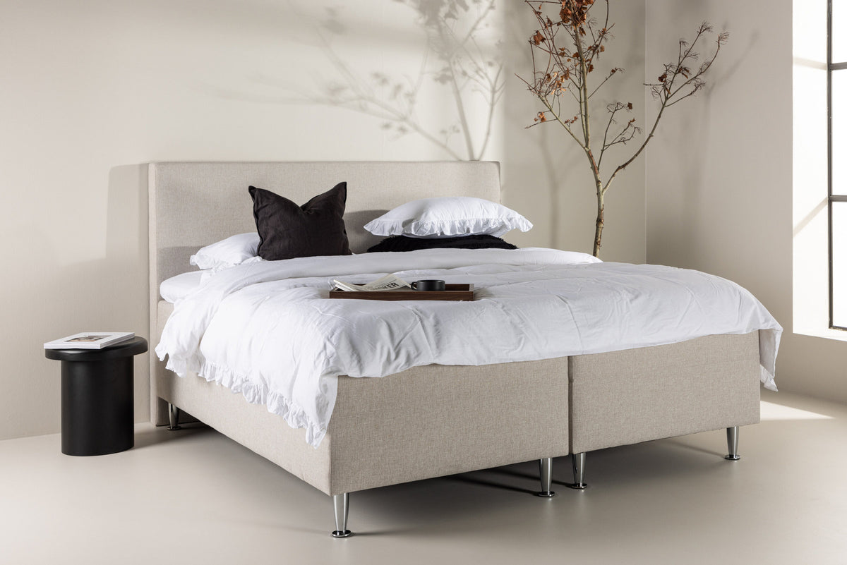 Bett Mesa in Beige präsentiert im Onlineshop von KAQTU Design AG. Bett ist von Venture Home