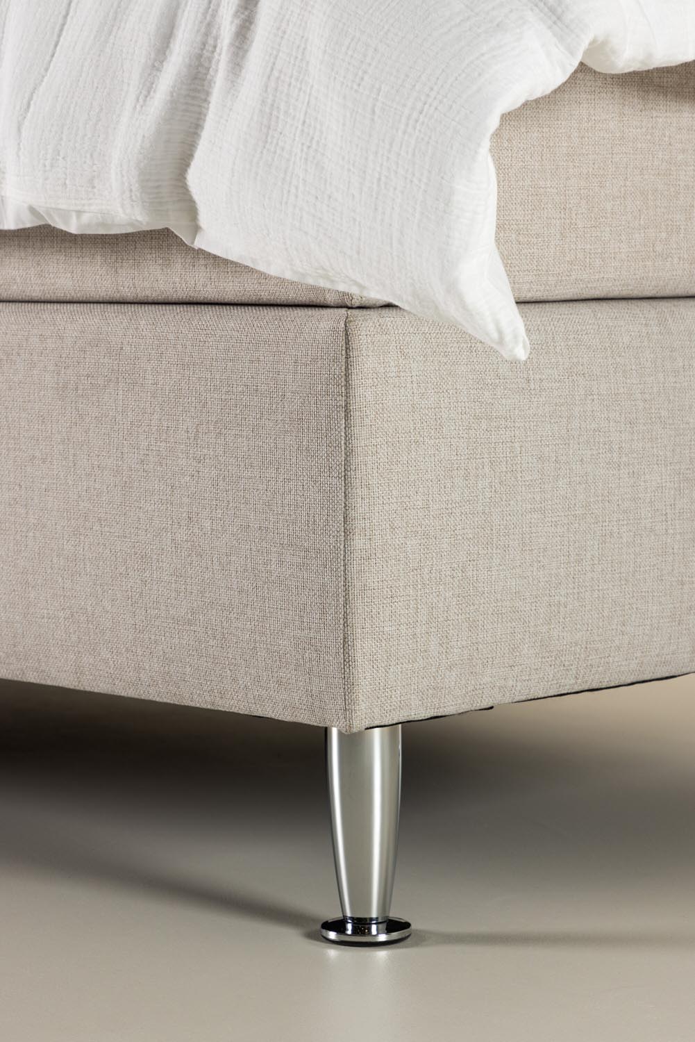Bett Toledo in Beige präsentiert im Onlineshop von KAQTU Design AG. Bett ist von Venture Home