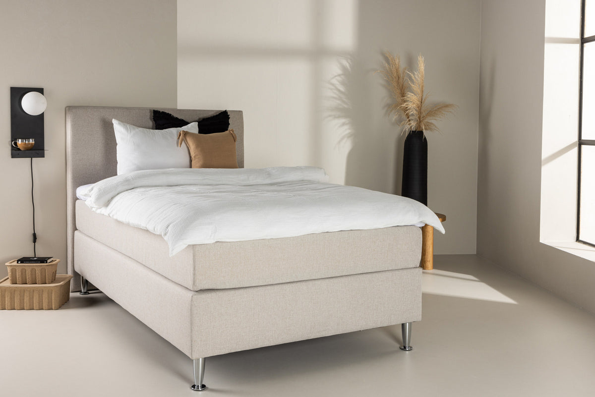 Bett Toledo in Beige präsentiert im Onlineshop von KAQTU Design AG. Bett ist von Venture Home