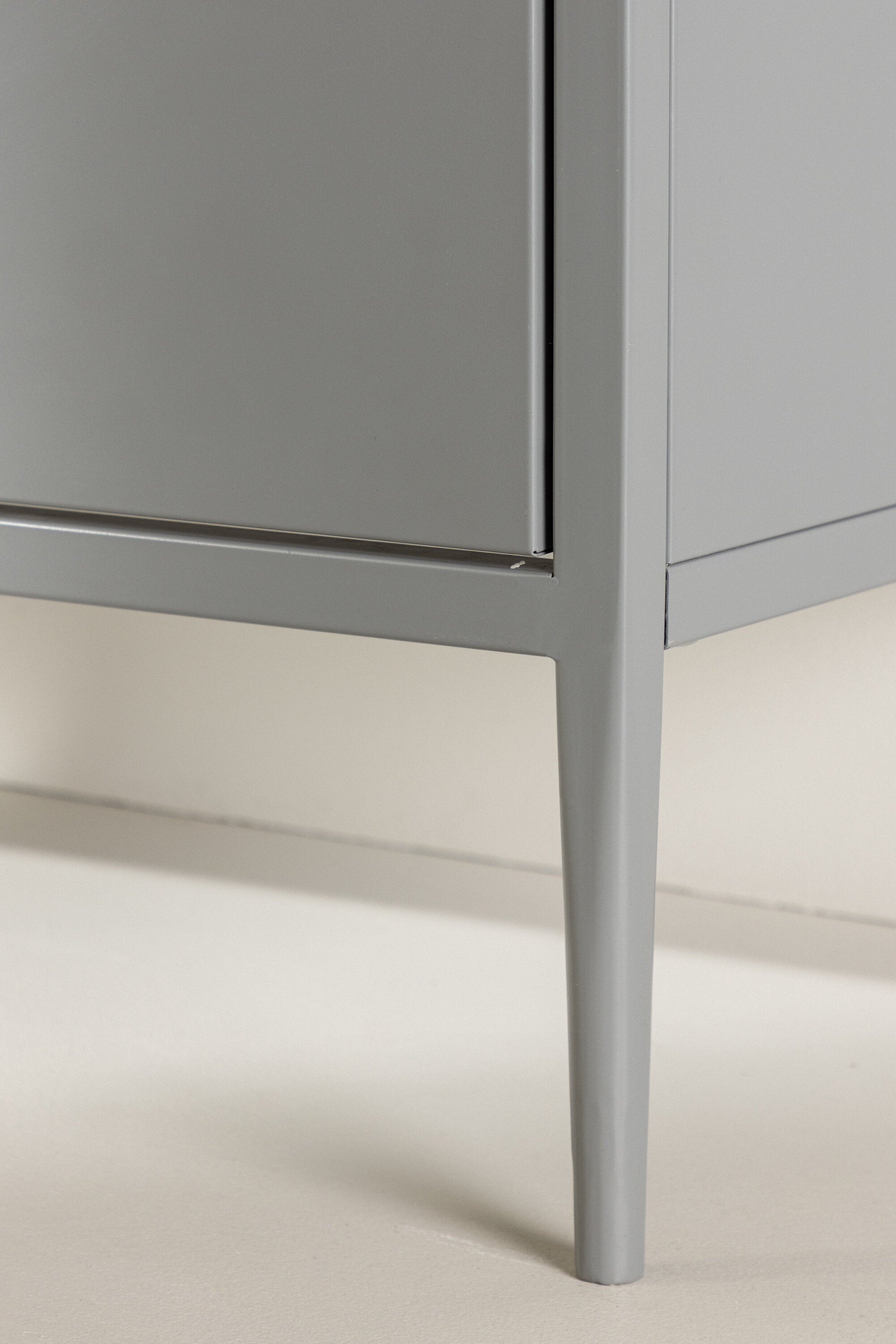 Kabinett La Paz in Hellgrau präsentiert im Onlineshop von KAQTU Design AG. Cabinet ist von Venture Home