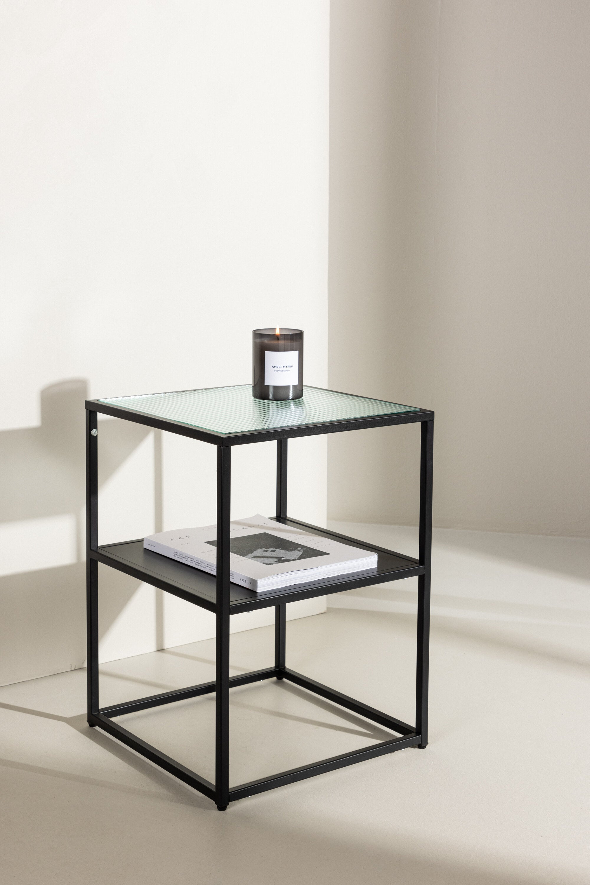 San Paulo Beistelltisch in Schwarz präsentiert im Onlineshop von KAQTU Design AG. Beistelltisch ist von Venture Home
